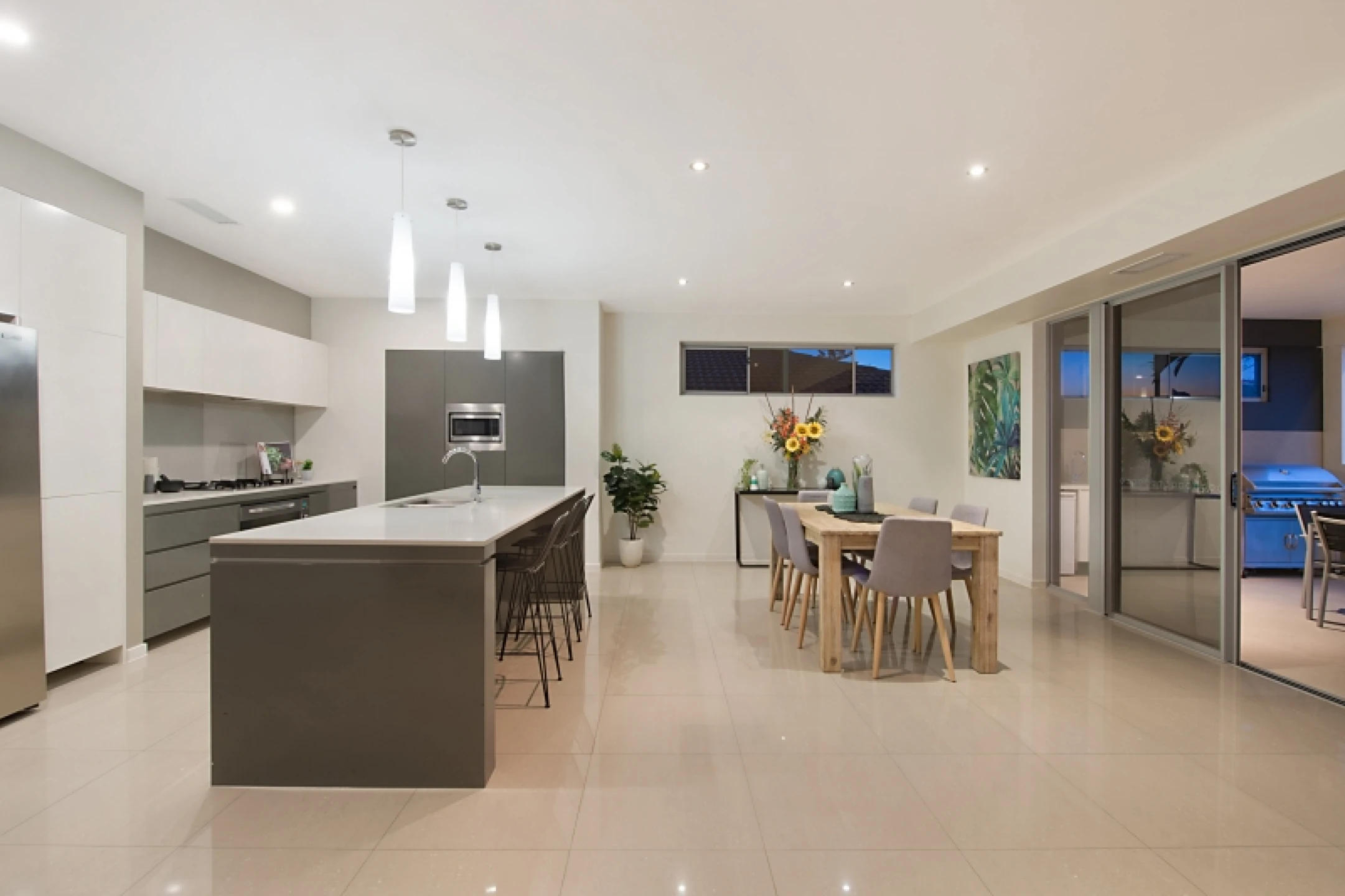 96 Clear Island Road, BROADBEACH WATERS QLD 4218, Broadbeach Waters - Thumbnail 7