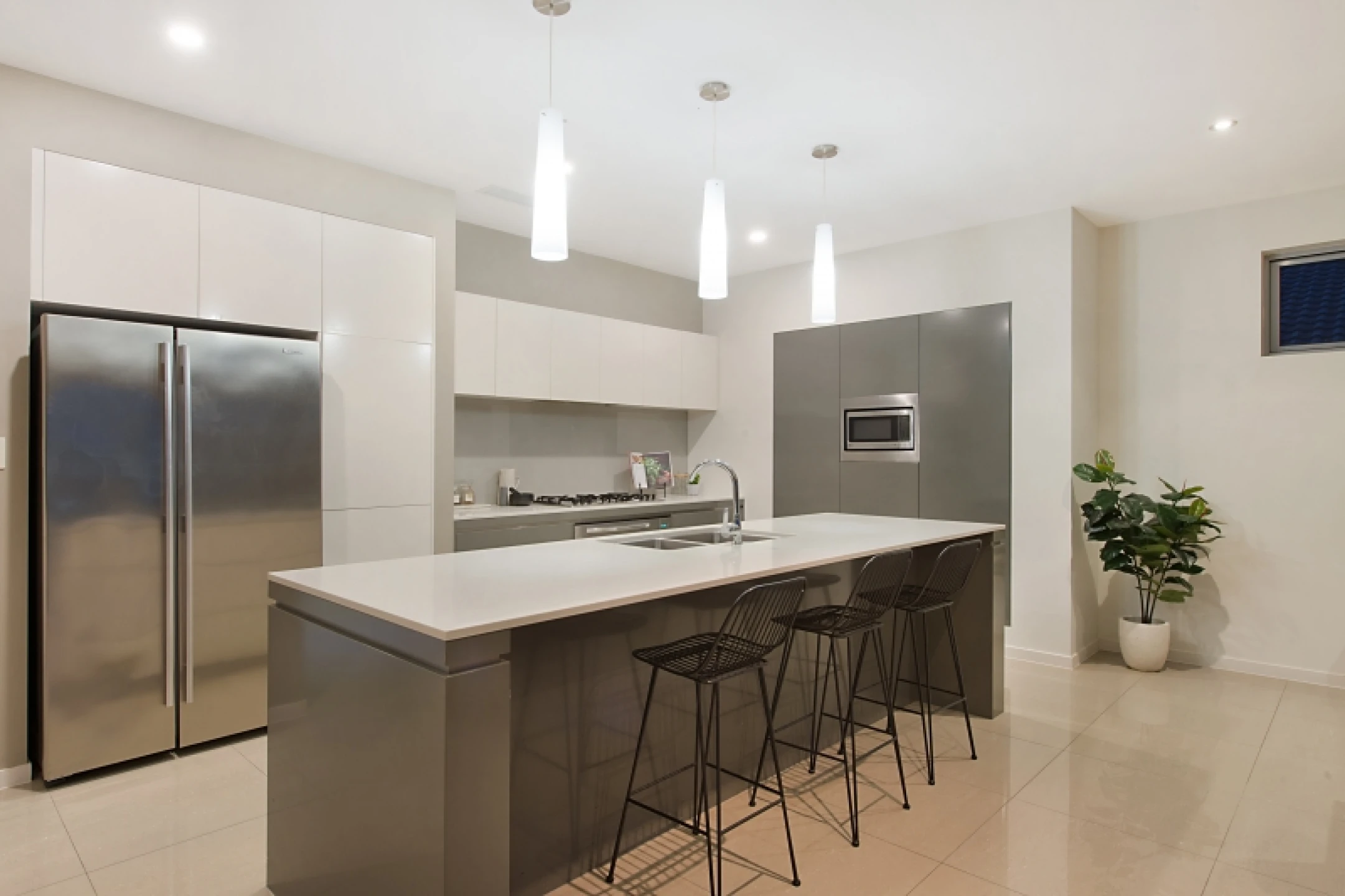 96 Clear Island Road, BROADBEACH WATERS QLD 4218, Broadbeach Waters - Thumbnail 5