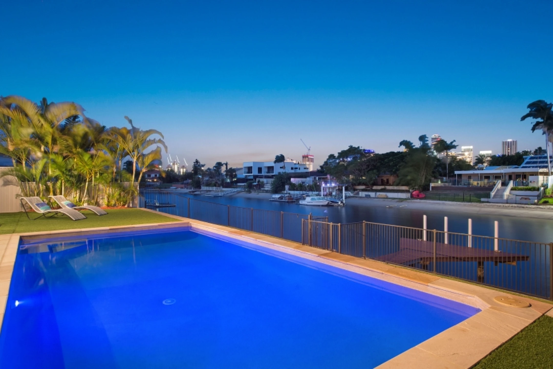 96 Clear Island Road, BROADBEACH WATERS QLD 4218, Broadbeach Waters - Thumbnail 4