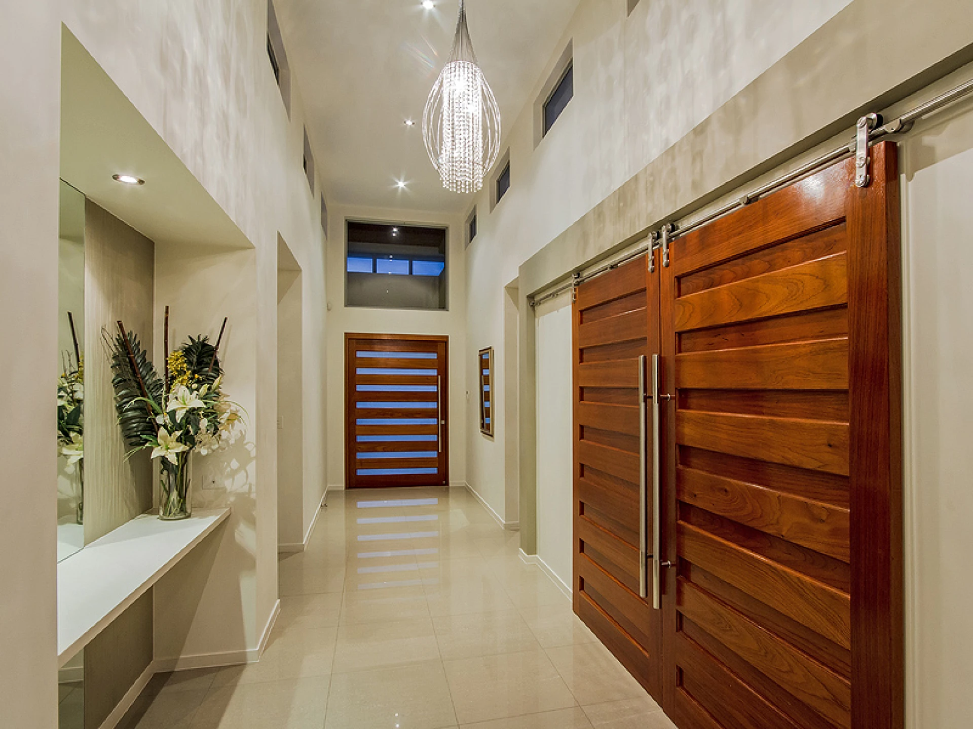 96 Clear Island Road, BROADBEACH WATERS QLD 4218, Broadbeach Waters - Thumbnail 6