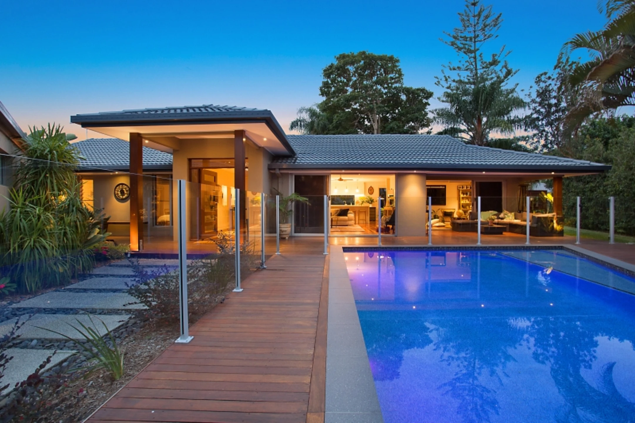 18 Koomooloo Court, Mermaid Waters QLD 4218, Mermaid Waters - Thumbnail 2