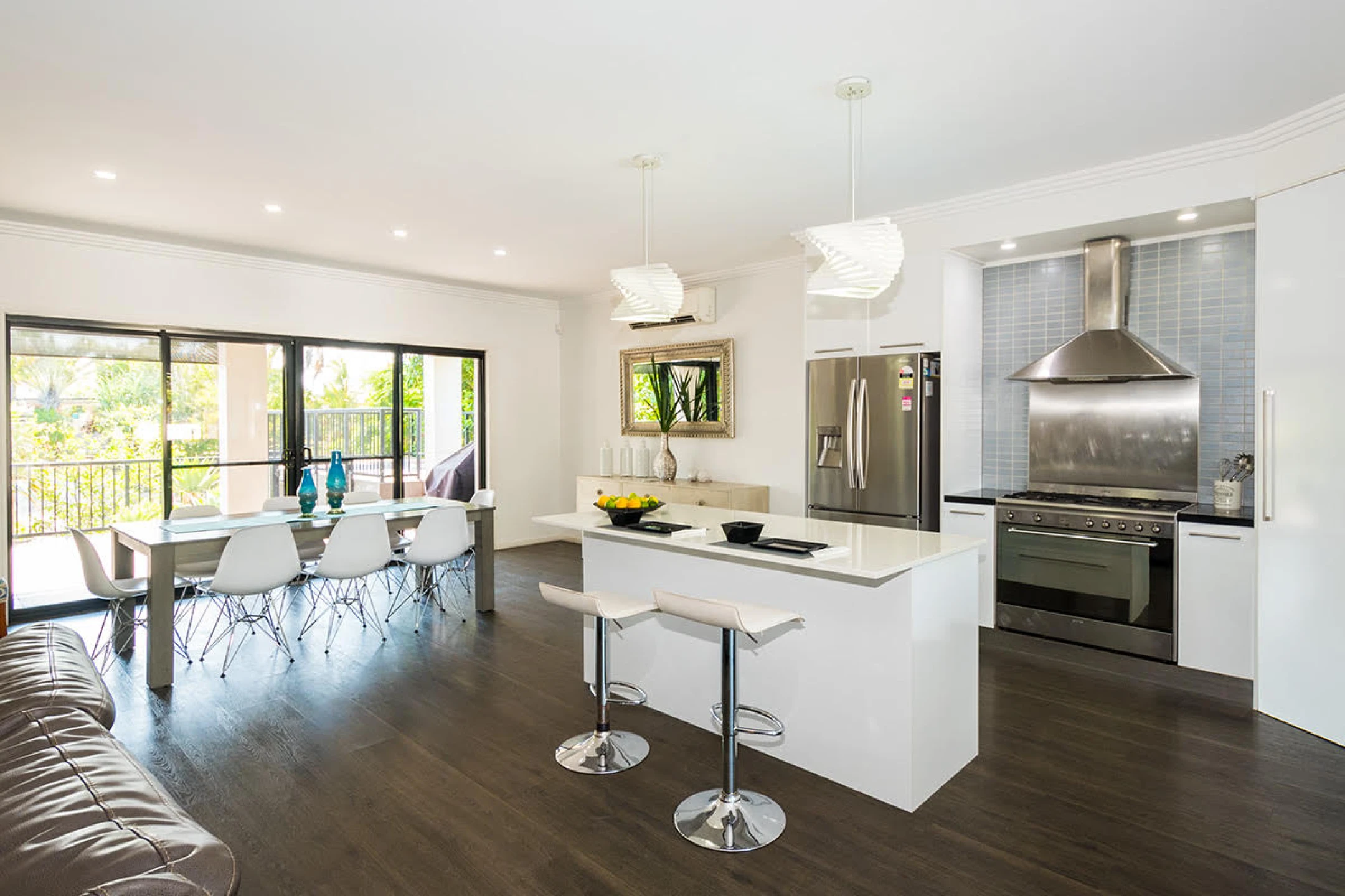 502 Bad Gateway, Broadbeach Waters - Thumbnail 4