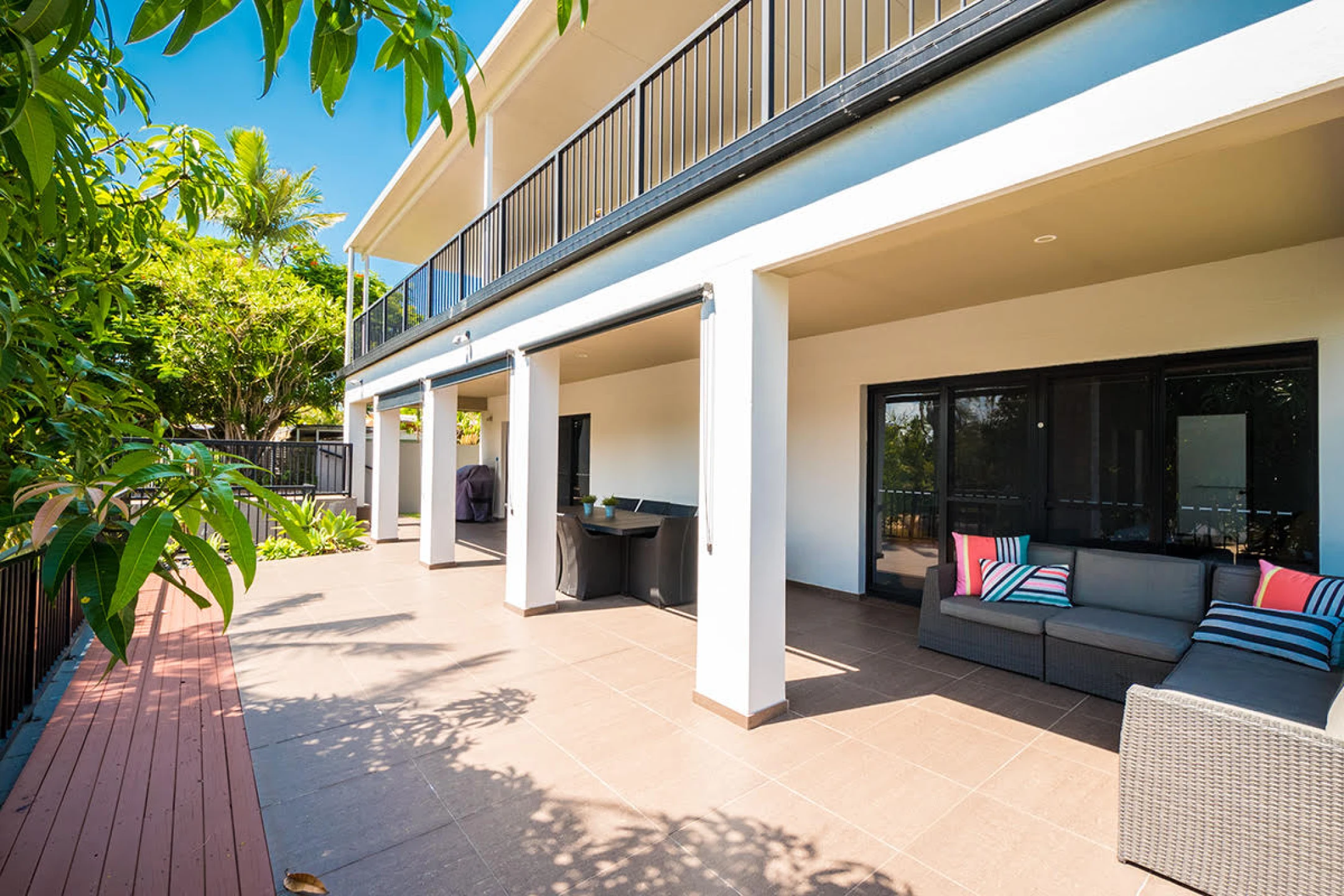 502 Bad Gateway, Broadbeach Waters - Thumbnail 3