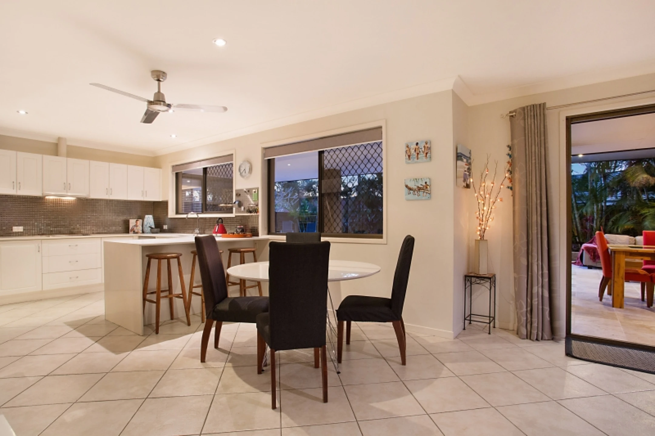 6 Wagin Court, Mermaid Waters QLD 4218, Mermaid Waters - Thumbnail 8