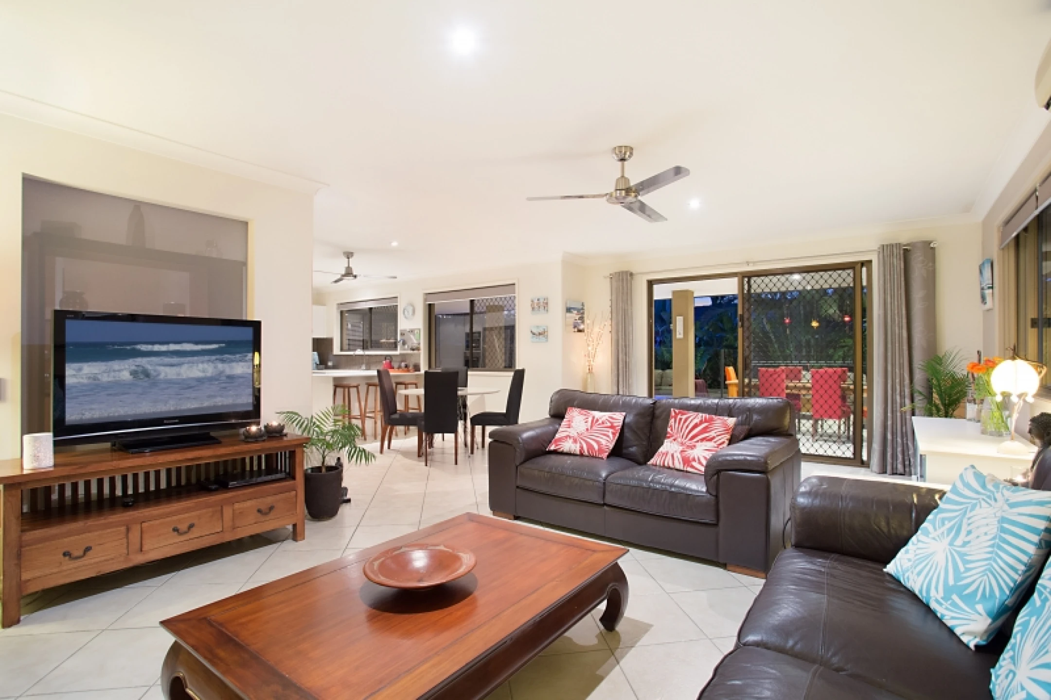 6 Wagin Court, Mermaid Waters QLD 4218, Mermaid Waters - Thumbnail 6