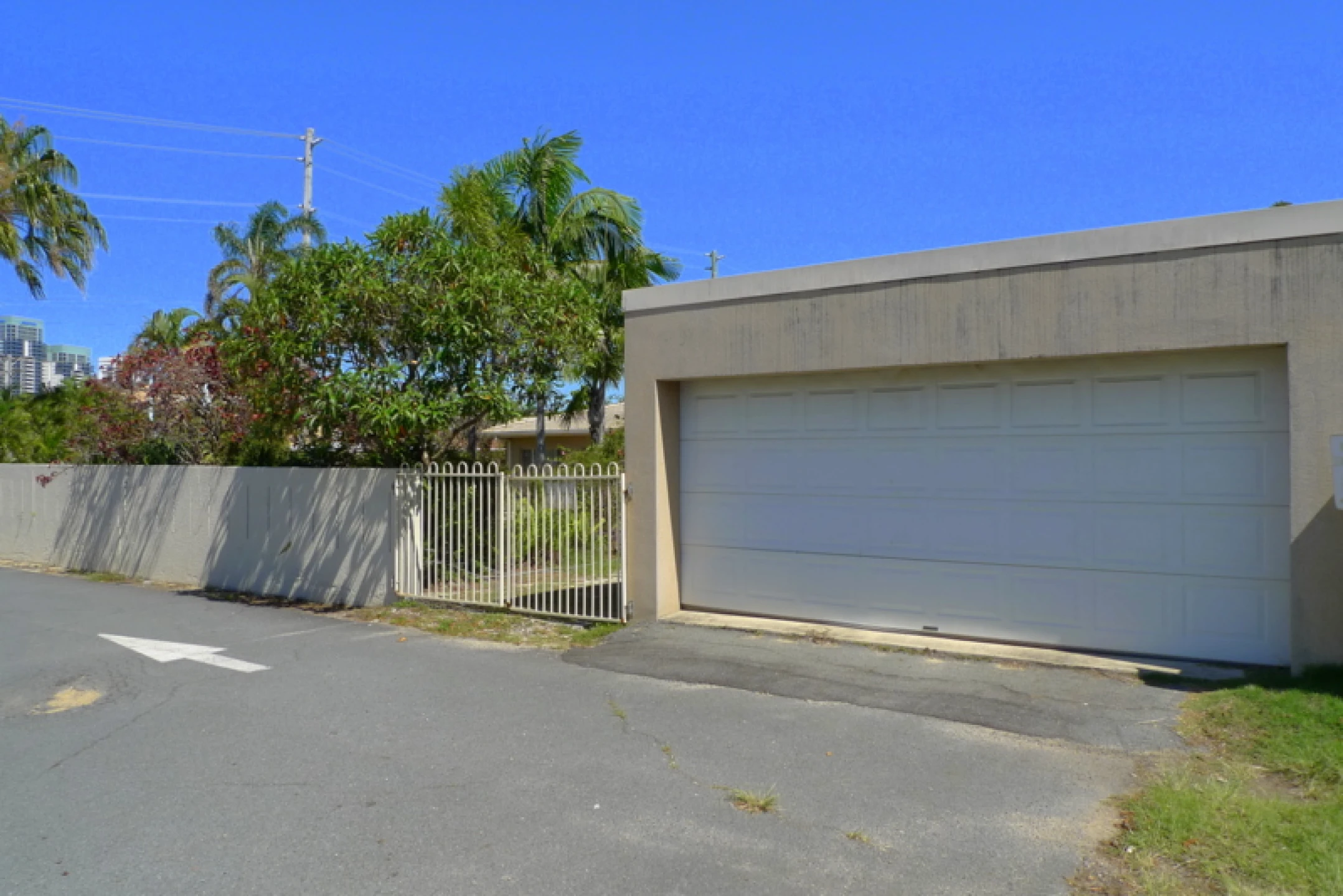 9-11 Sunshine Boulevard, Broadbeach Waters QLD 4218, Broadbeach Waters - Thumbnail 3