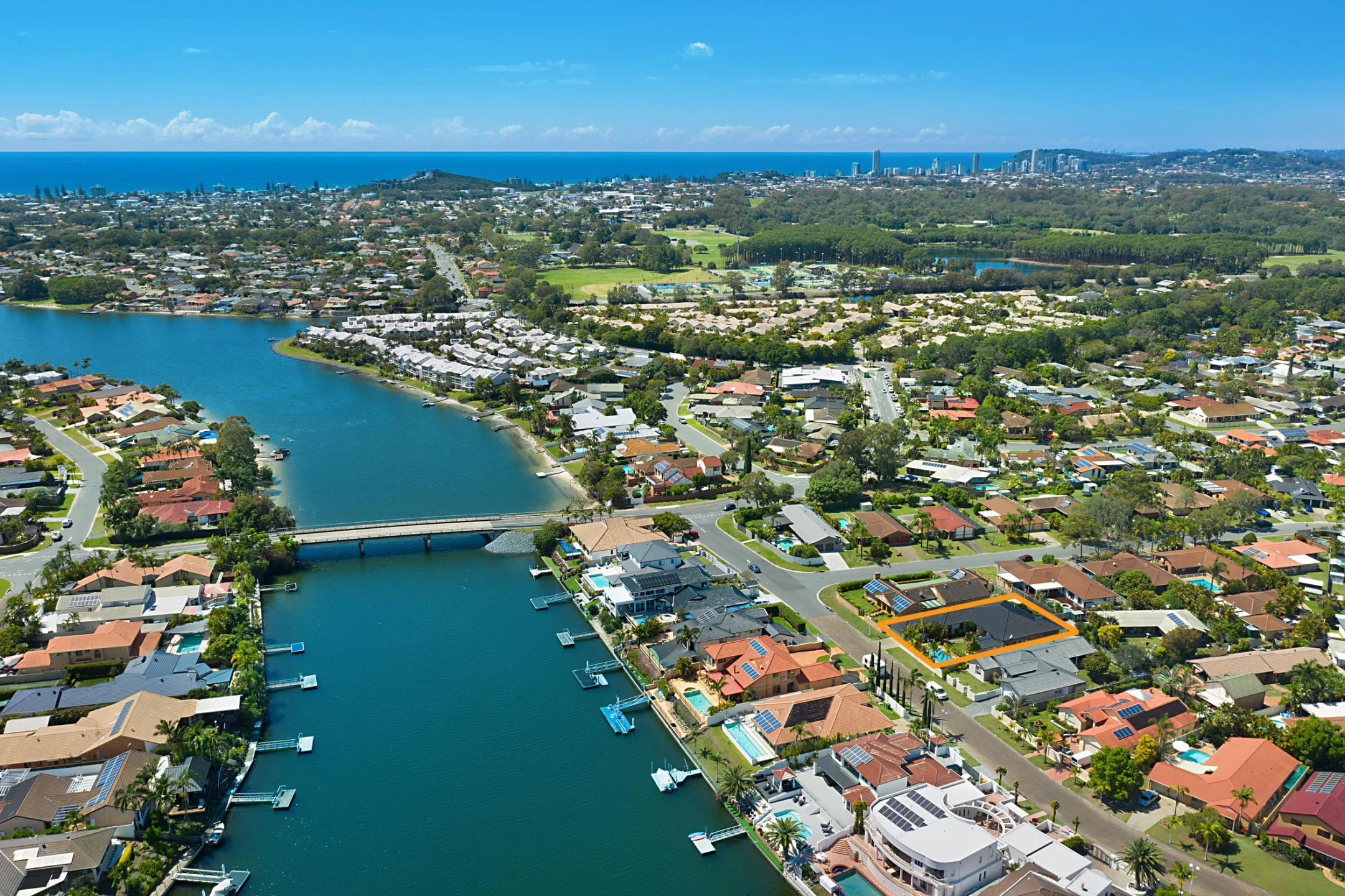 6 Karabella Court, Mermaid Waters QLD 4218, Mermaid Waters - Thumbnail 3