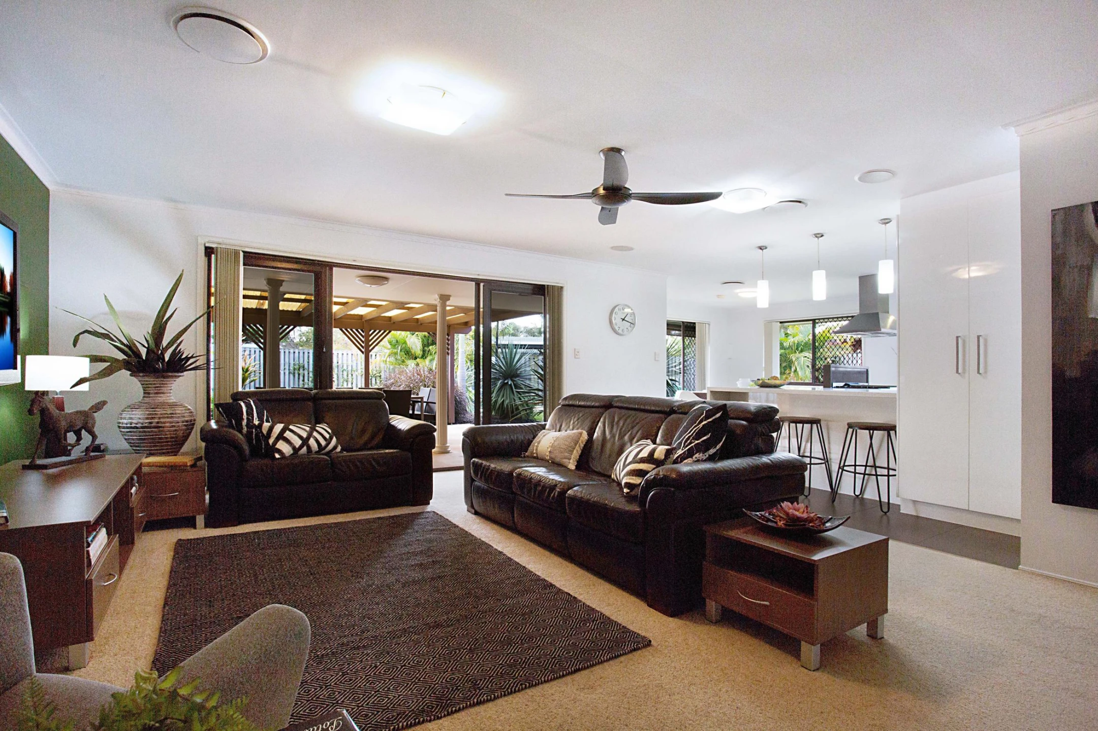 14 Lindeman Court, Mermaid Waters QLD 4218, Mermaid Waters - Thumbnail 4
