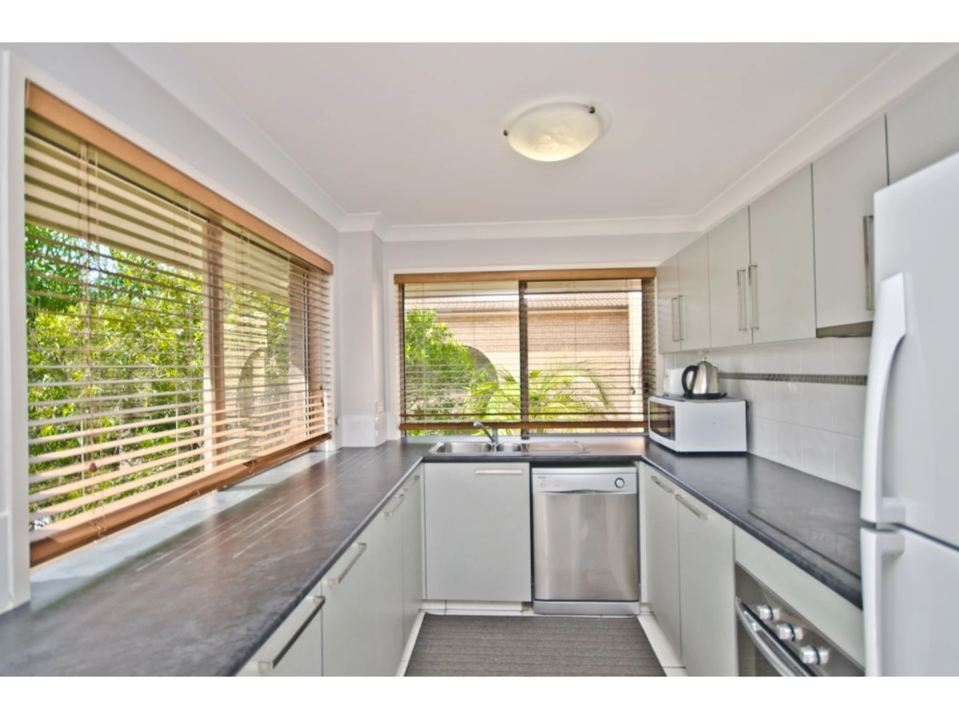 9 / 26 Genoa Street, SURFERS PARADISE QLD 4217, Surfers Paradise - Thumbnail 5