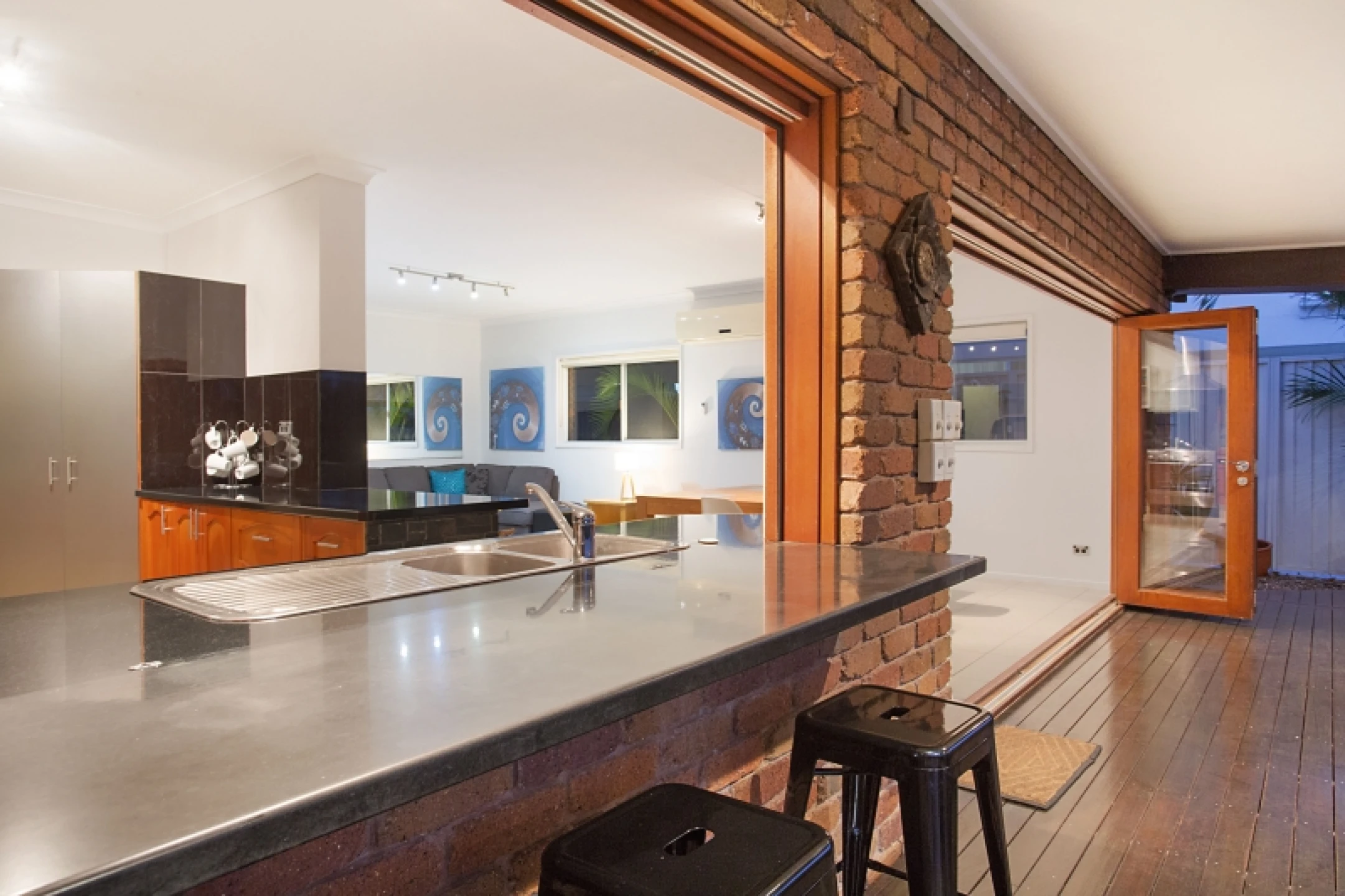 24 McIlwain Drive, Mermaid Waters QLD 4218, Mermaid Waters - Thumbnail 6