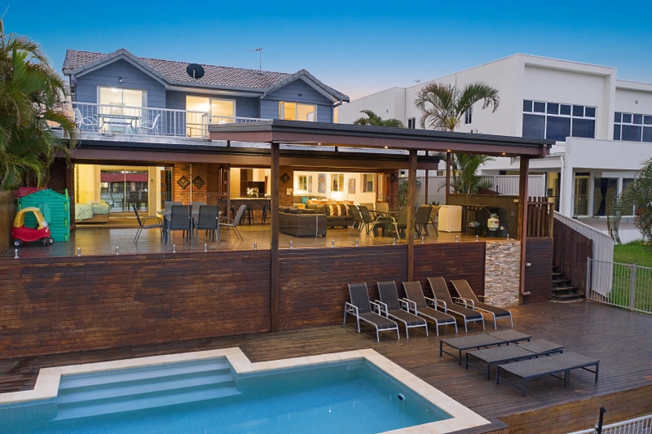 24 McIlwain Drive, Mermaid Waters QLD 4218, Mermaid Waters - Thumbnail 2