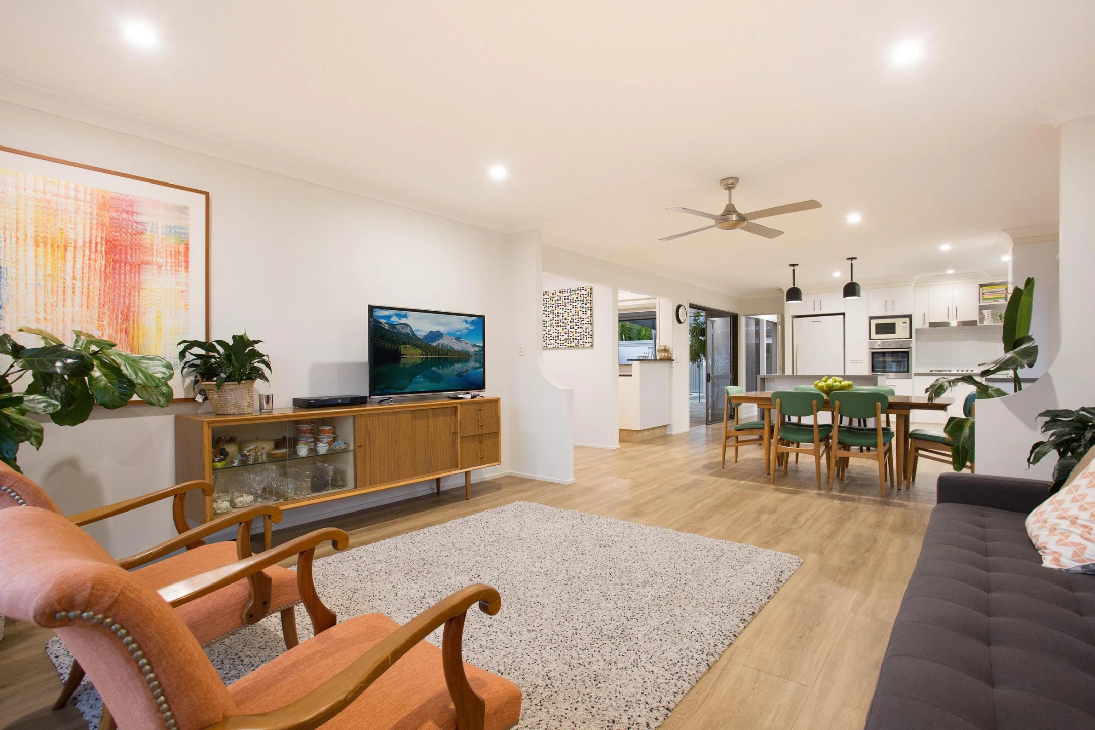 6 Aroona Avenue, Broadbeach Waters QLD 4218, Broadbeach Waters - Thumbnail 6