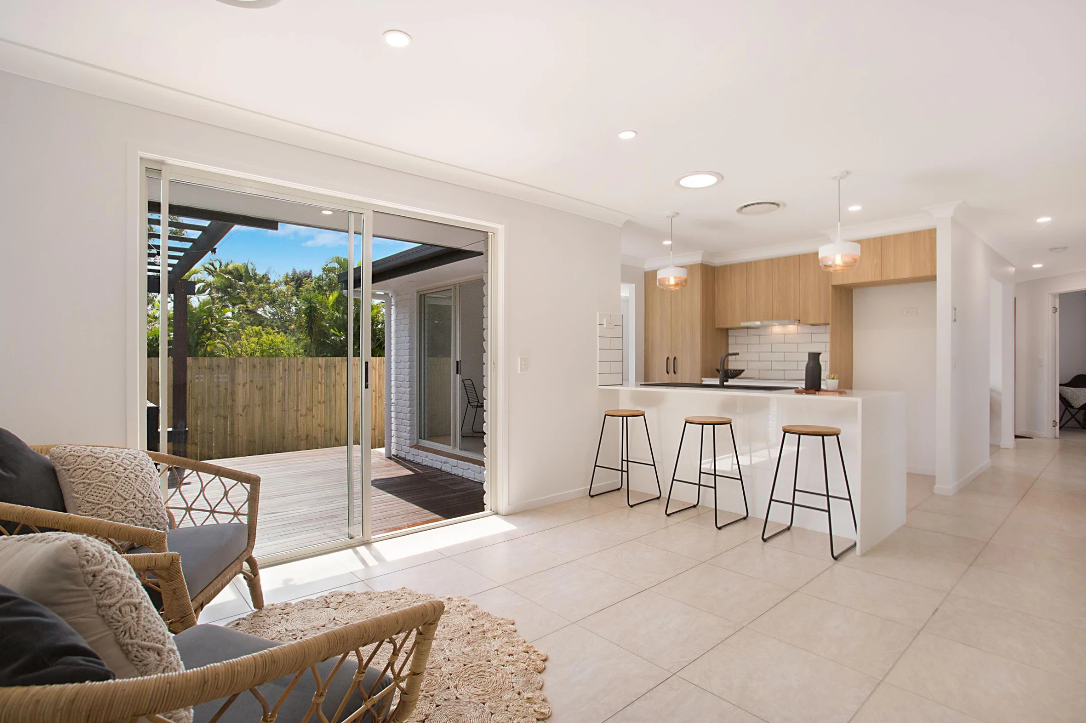 17 Beaconsfield Drive, Burleigh Waters QLD 4220, Burleigh Waters - Thumbnail 4