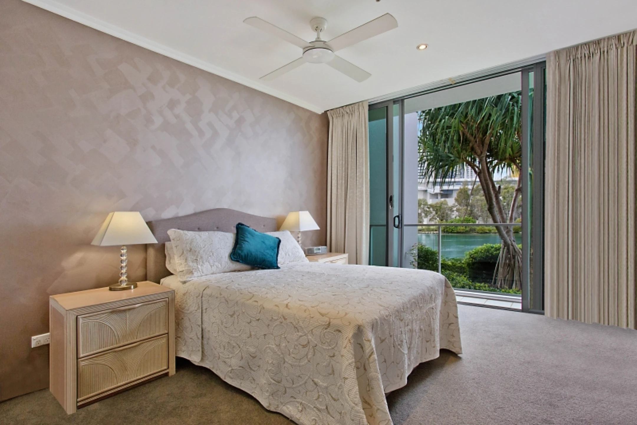1010 / 33 TE Peters Drive, Broadbeach Waters QLD 4218, Broadbeach Waters - Thumbnail 6