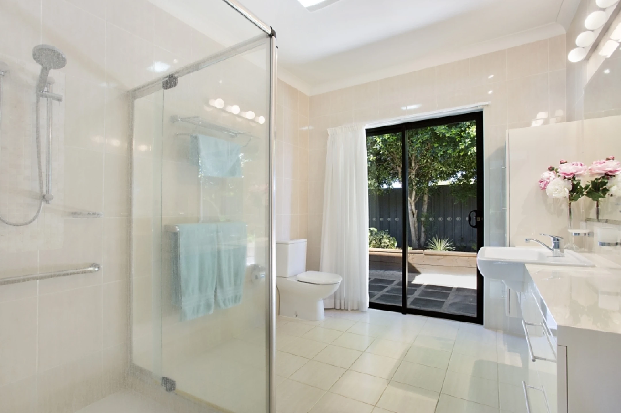 4 Inveray Avenue, Benowa QLD 4217, Benowa - Thumbnail 7