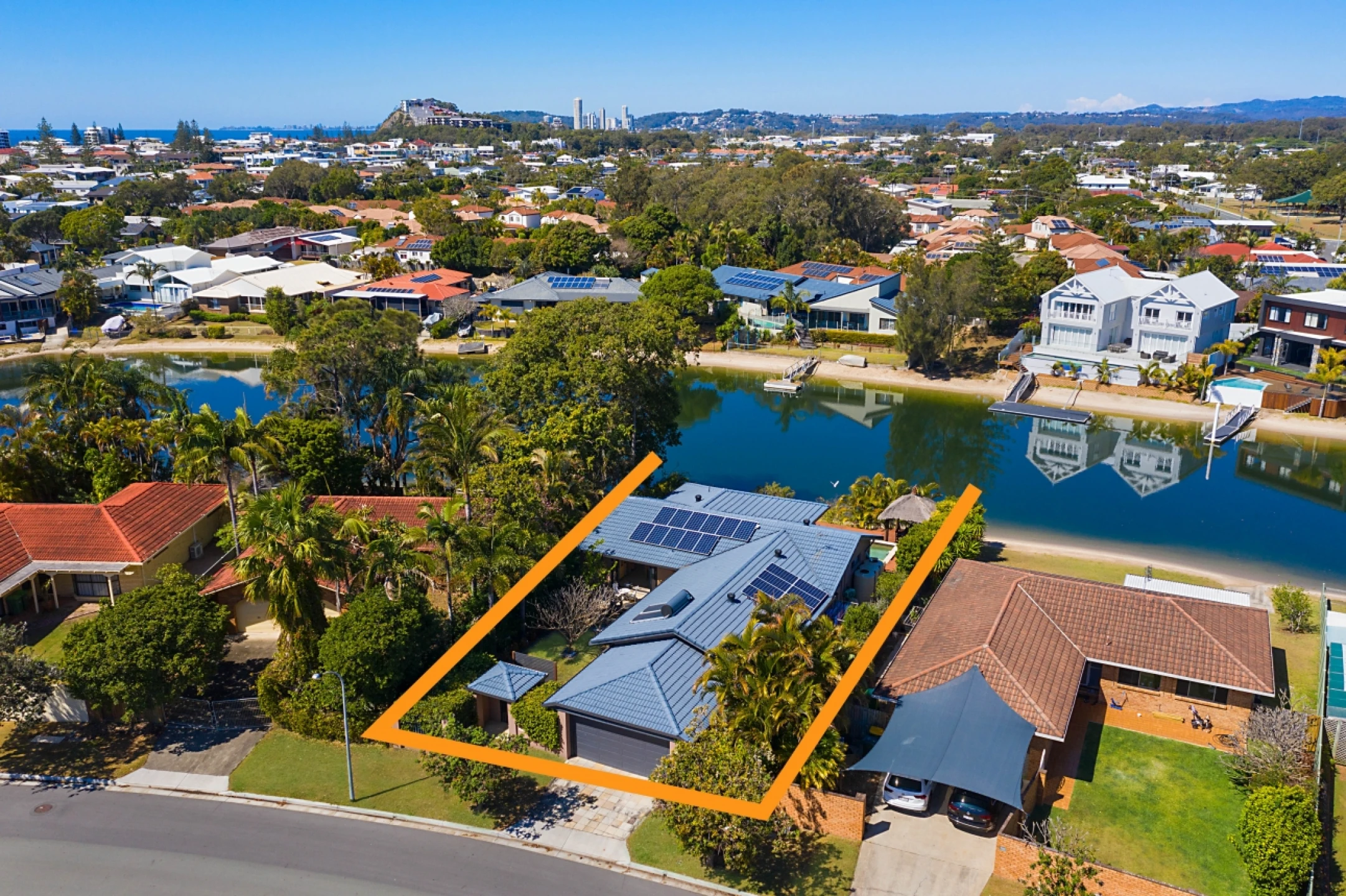 12 Kurrawa Avenue, Mermaid Waters QLD 4218, Mermaid Waters - Thumbnail 3