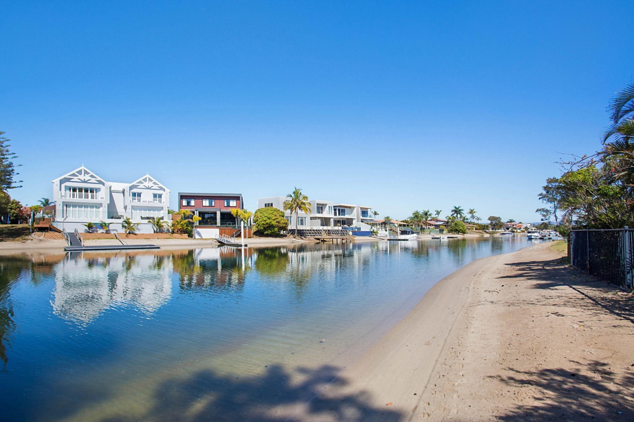 12 Kurrawa Avenue, Mermaid Waters QLD 4218, Mermaid Waters - Thumbnail 2