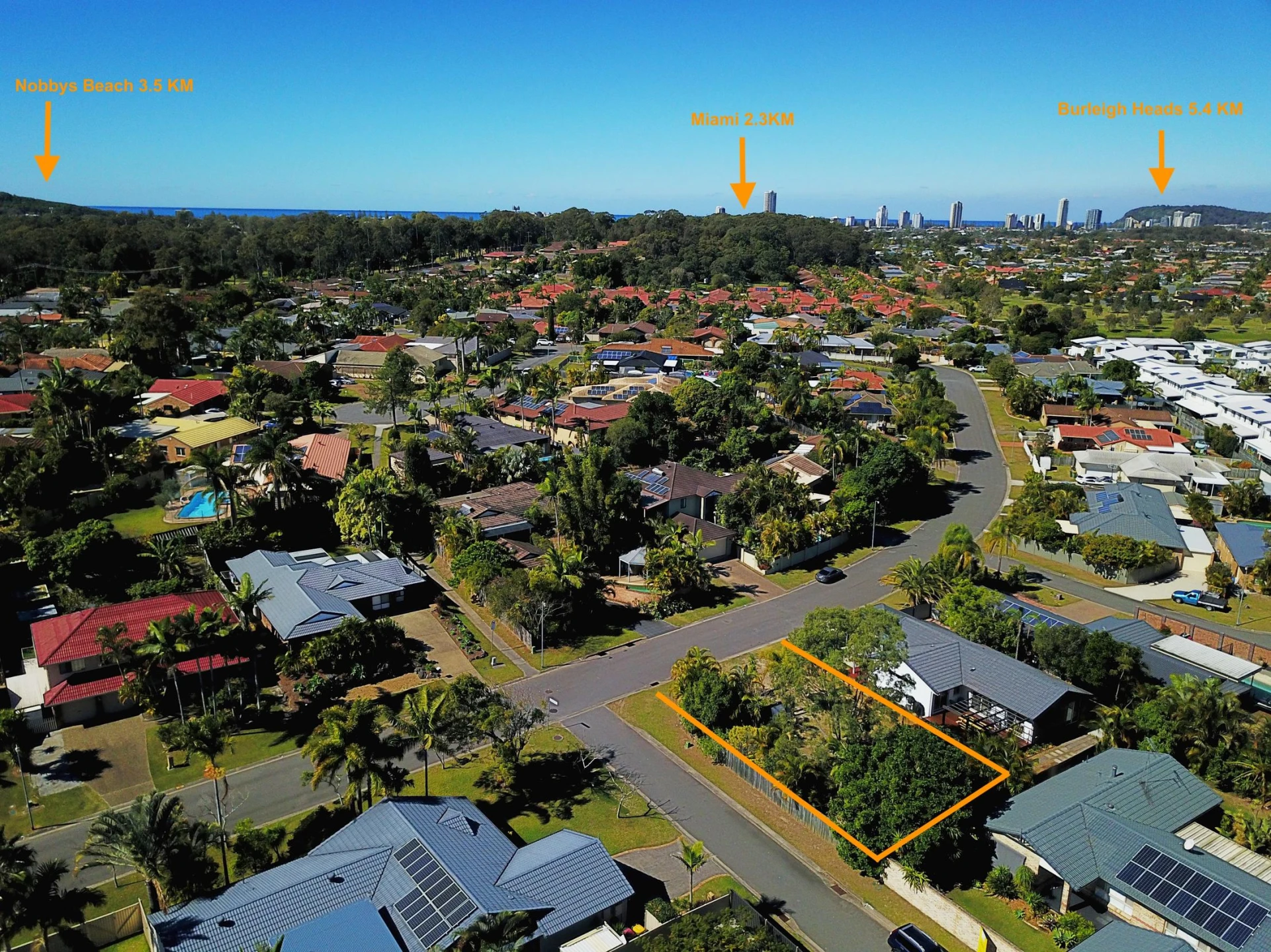2 Narrogin Place, Burleigh Waters QLD 4220, Burleigh Waters - Thumbnail 2