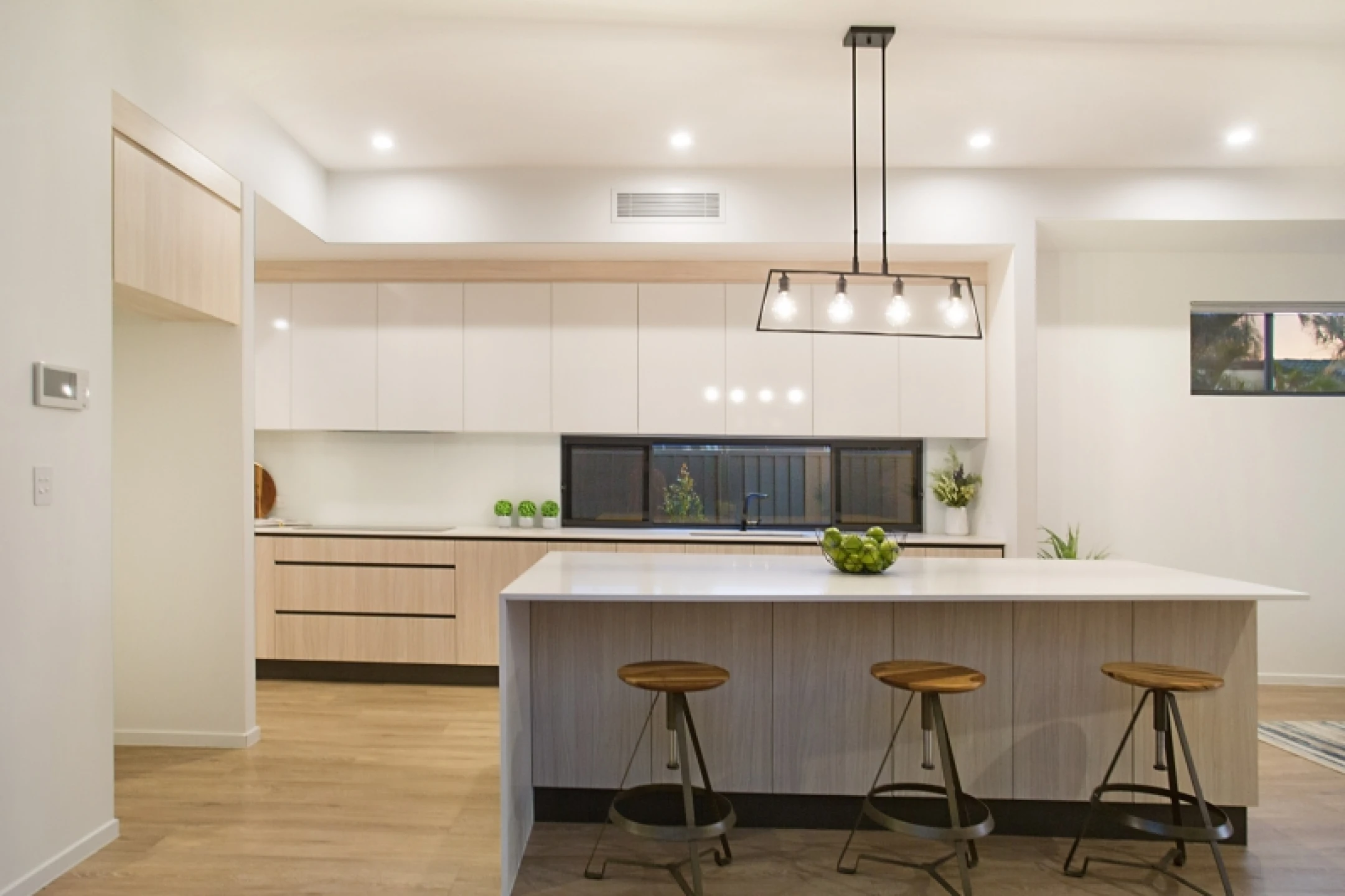2 / 1 Helen Court, Broadbeach Waters QLD 4218, Broadbeach Waters - Thumbnail 5