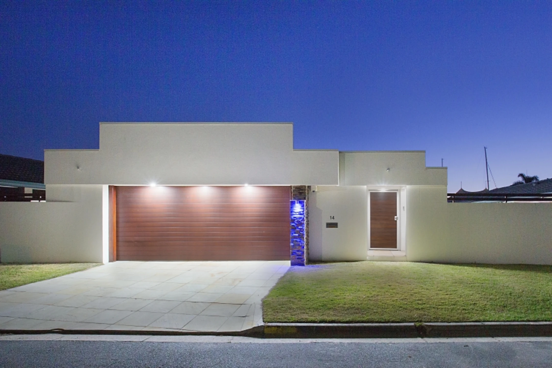 14 O'Grady Drive, Paradise Point QLD 4216, Paradise Point - Thumbnail 2