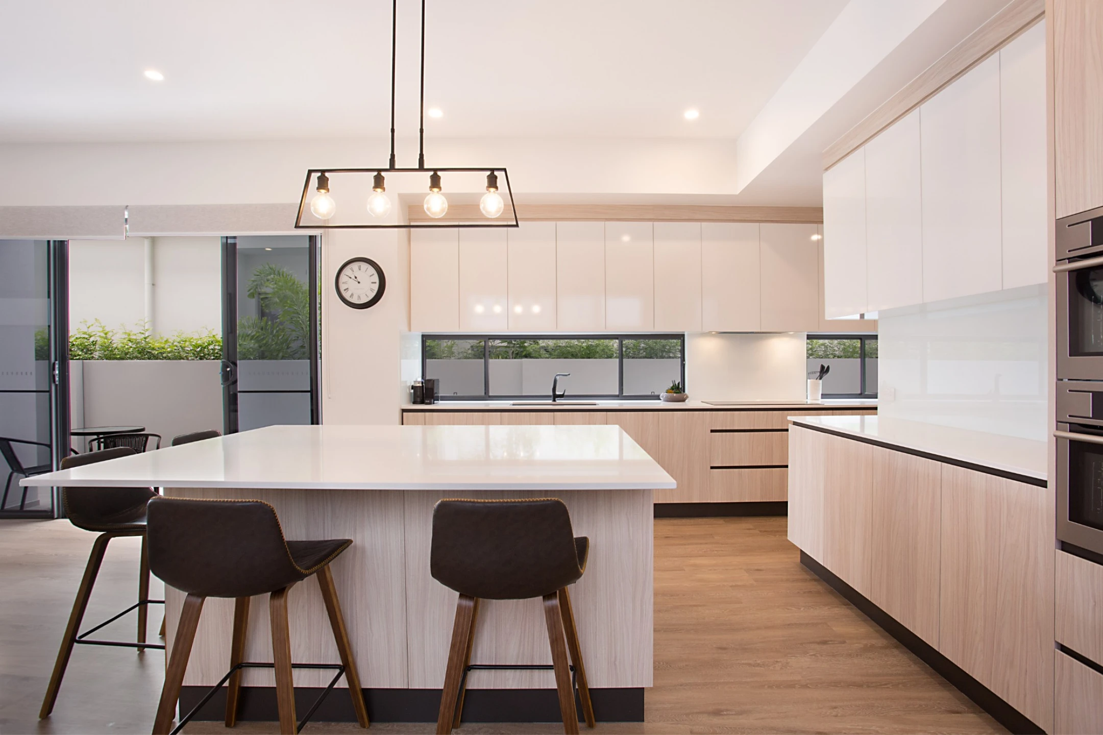 1 / 1 Helen Court, Broadbeach Waters QLD 4218, Broadbeach Waters - Thumbnail 2