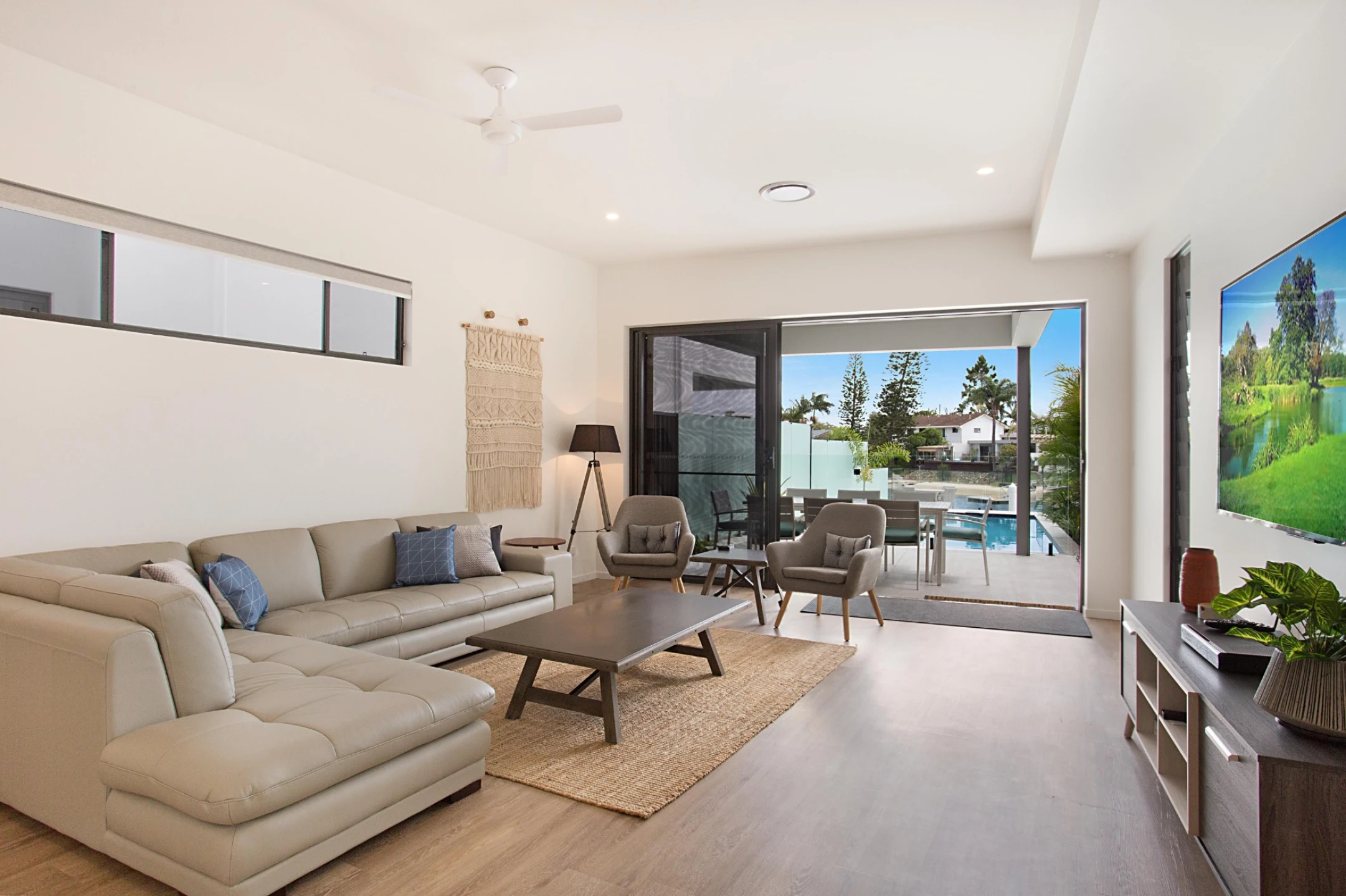 1 / 1 Helen Court, Broadbeach Waters QLD 4218, Broadbeach Waters - Thumbnail 4