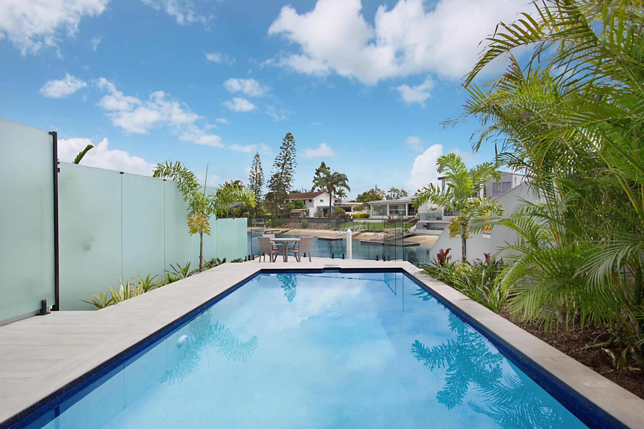 1 / 1 Helen Court, Broadbeach Waters QLD 4218, Broadbeach Waters - Thumbnail 3