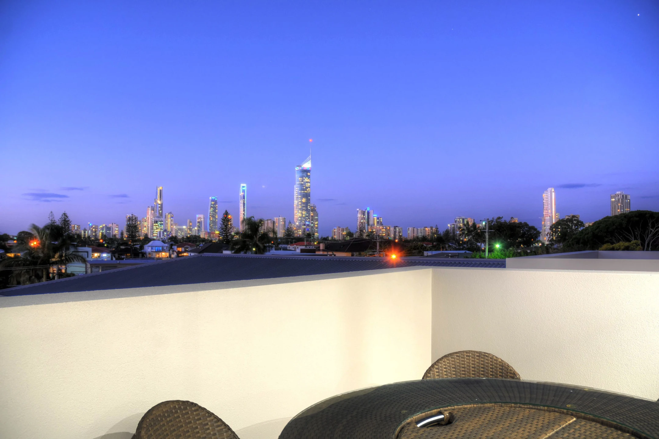 2 / 98 Monaco Street, Broadbeach Waters QLD 4218, Broadbeach Waters - Thumbnail 3