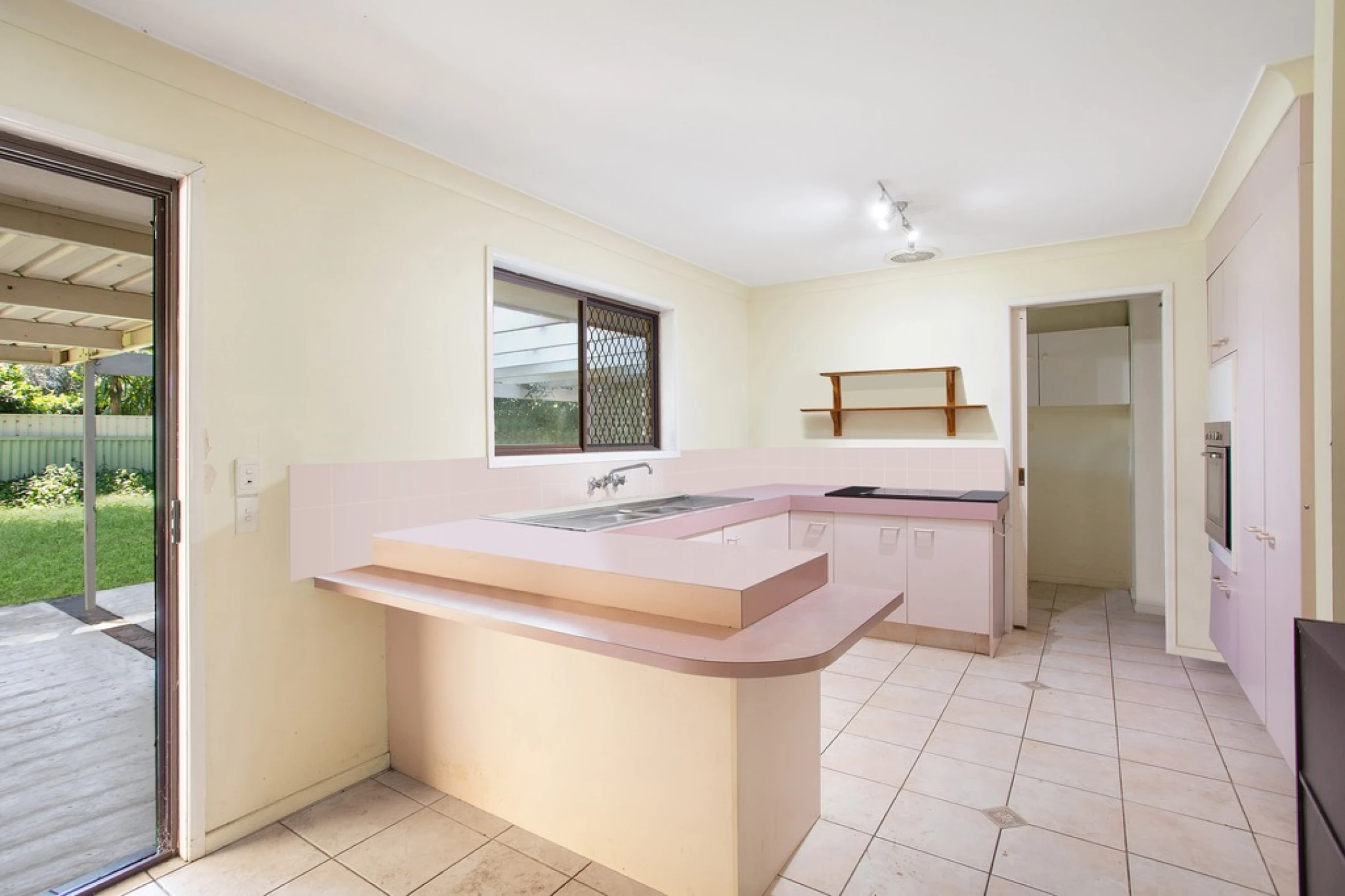 25 Southerly Street, Mermaid Waters QLD 4218, Mermaid Waters - Thumbnail 6