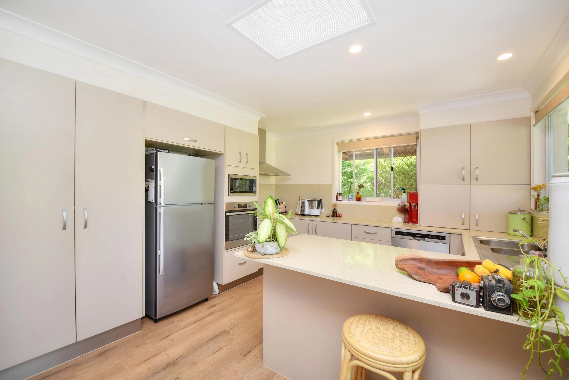 5 Australis Court, Mermaid Waters QLD 4218, Mermaid Waters - Thumbnail 4
