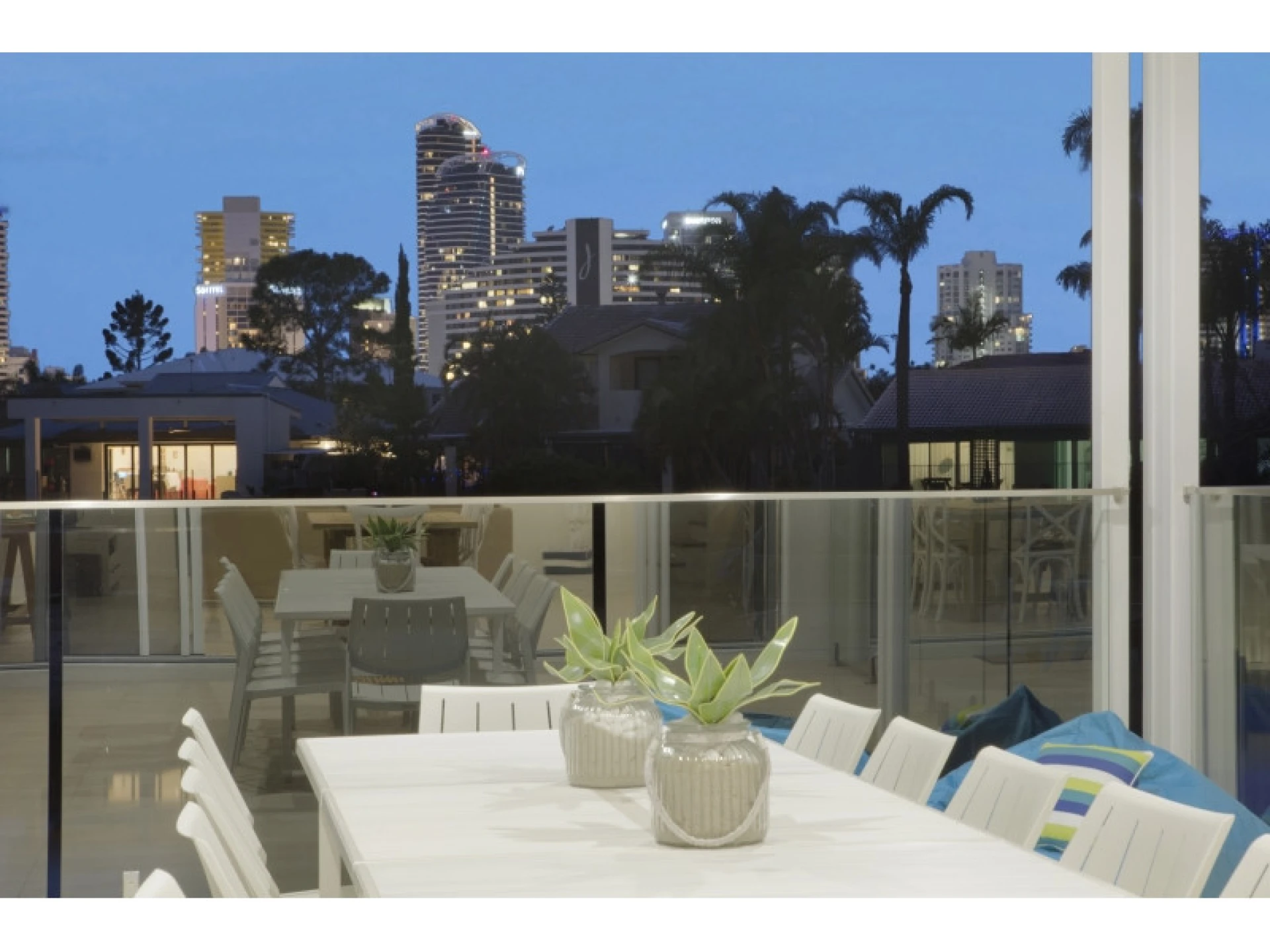 86 Clear Island Road, Broadbeach Waters QLD 4218, Broadbeach Waters - Thumbnail 3