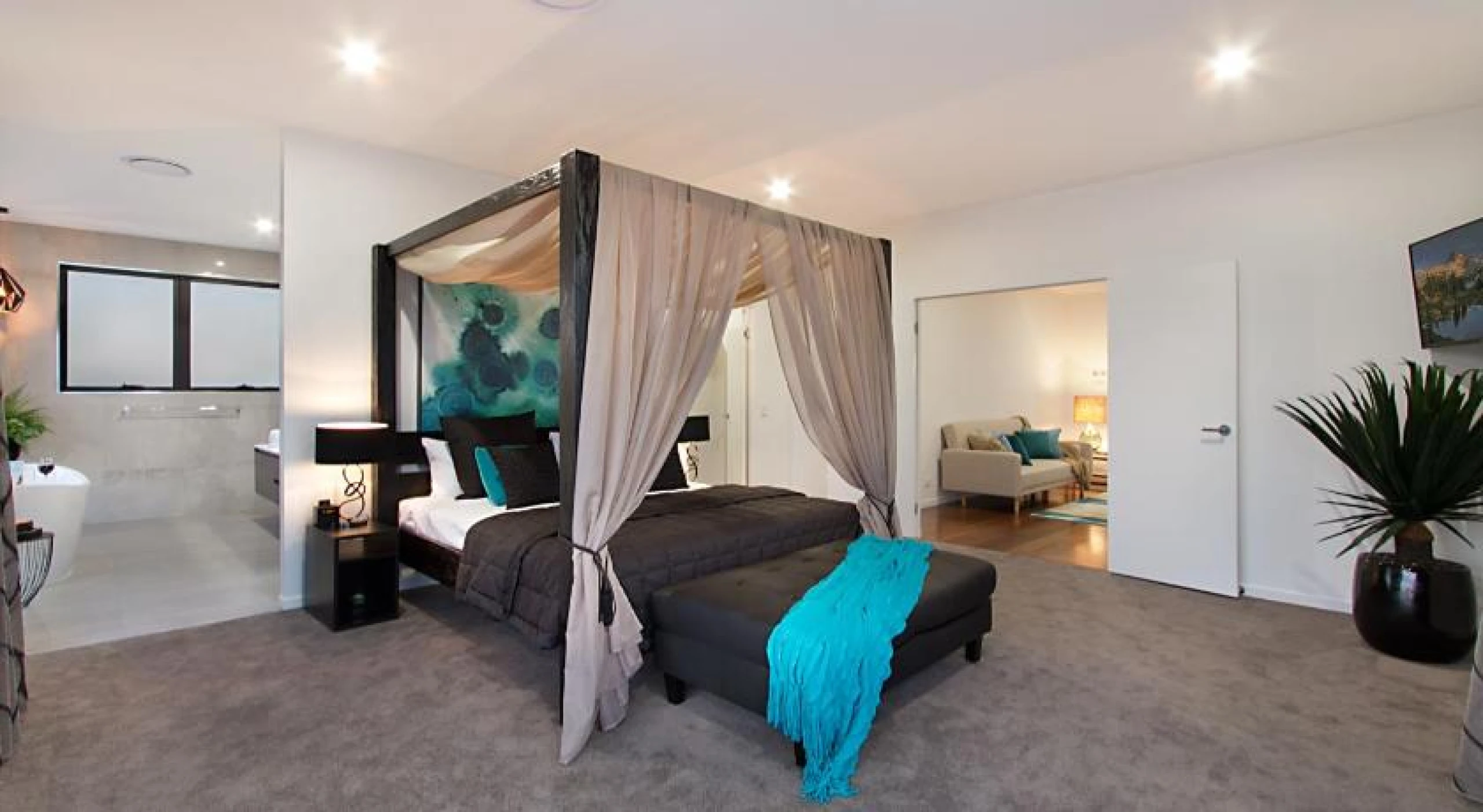 8 Rio Vista Boulevard, Broadbeach Waters QLD 4218, Broadbeach Waters - Thumbnail 3