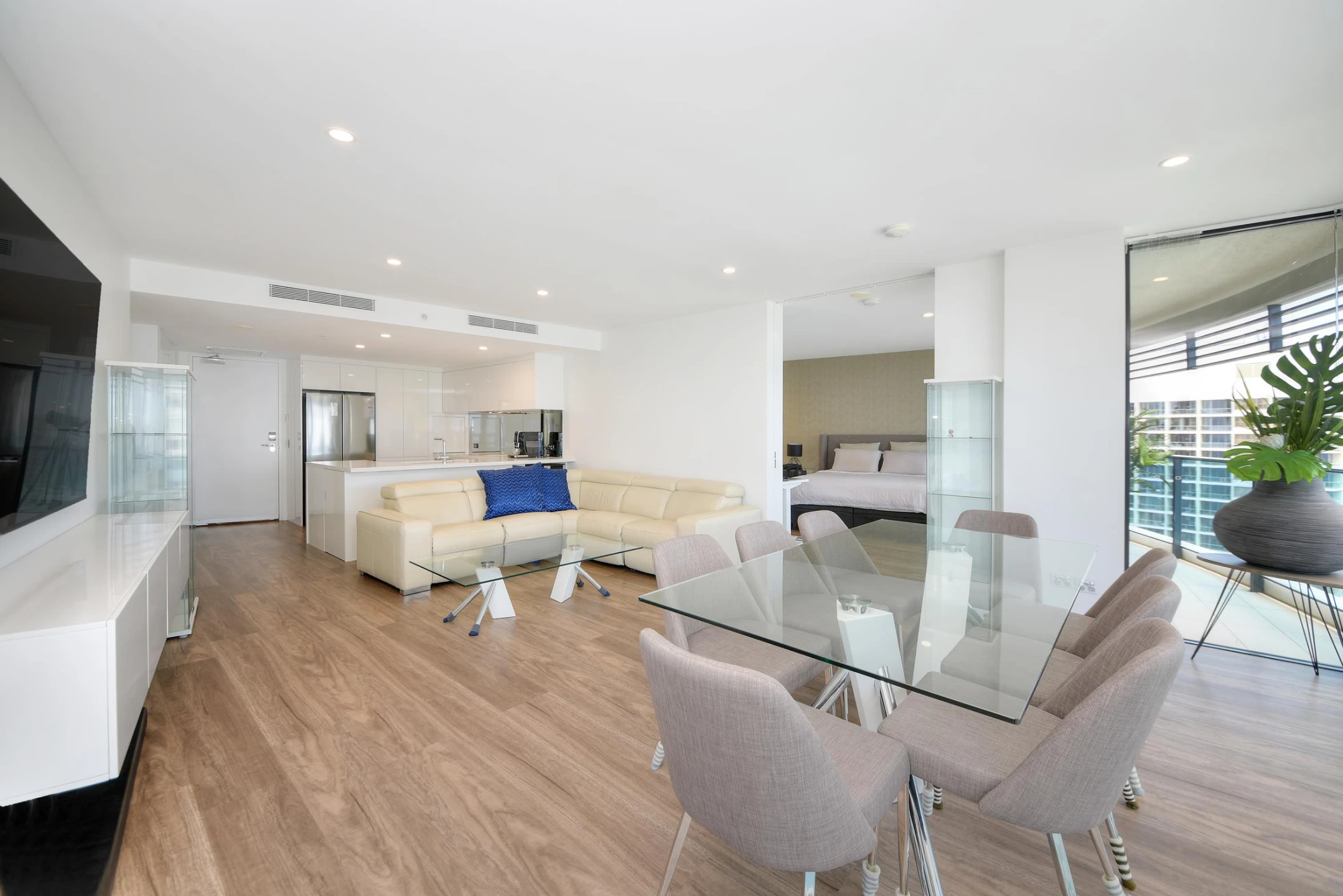 2102 / 1 Oracle Boulevard, Broadbeach QLD 4218, Broadbeach - Thumbnail 4