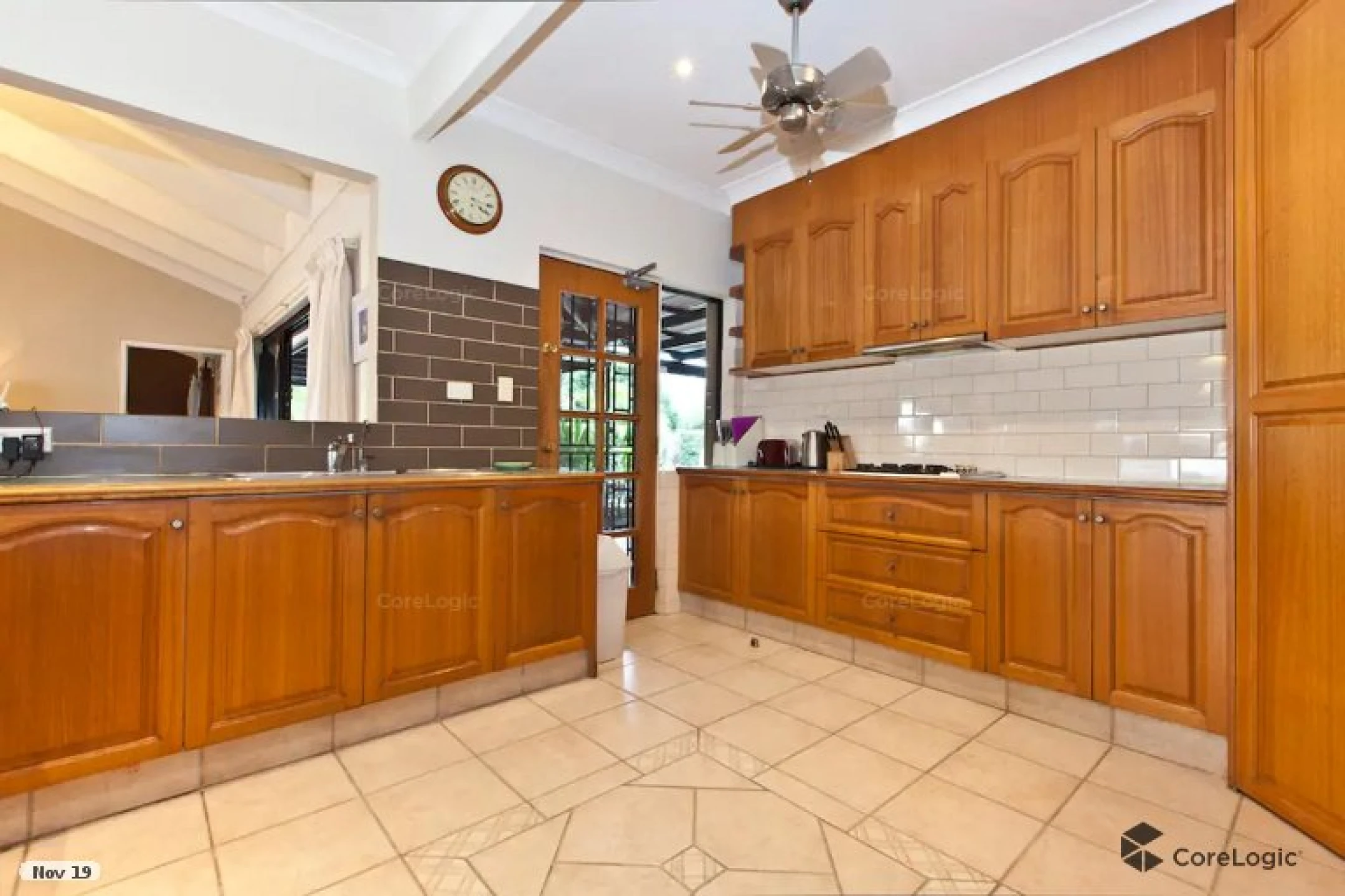 10 Ondine Court, Mermaid Waters QLD 4218, Mermaid Waters - Thumbnail 4