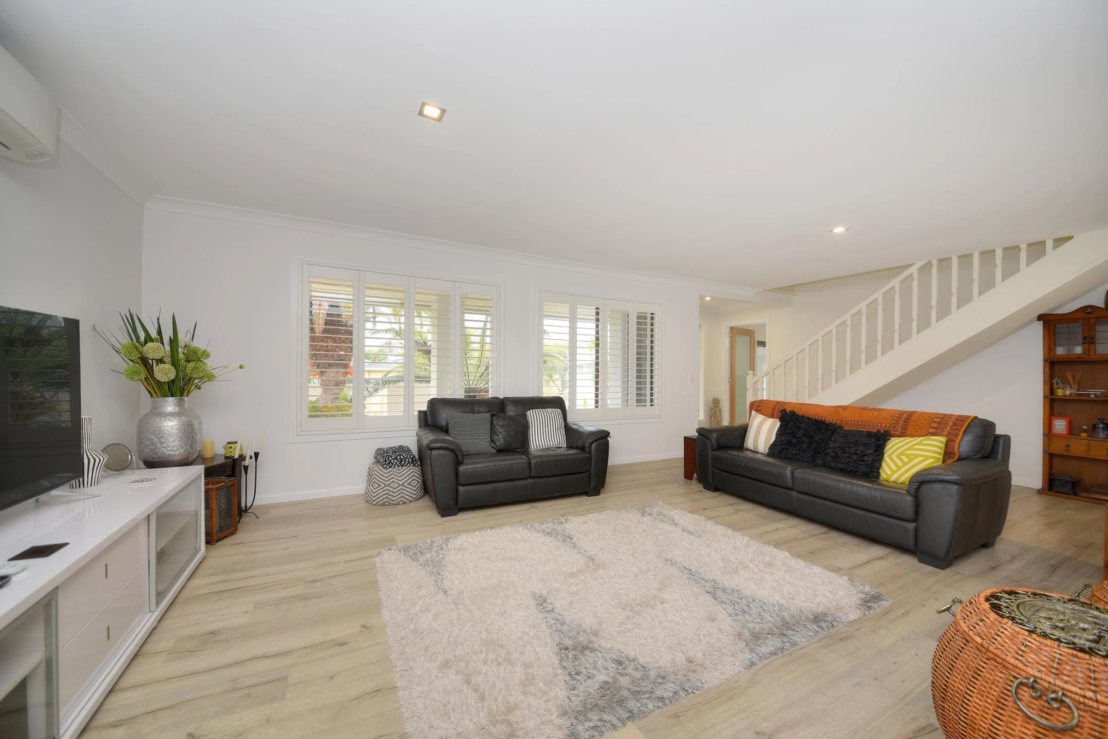 15 Lambros Drive, Benowa QLD 4217, Benowa - Thumbnail 2