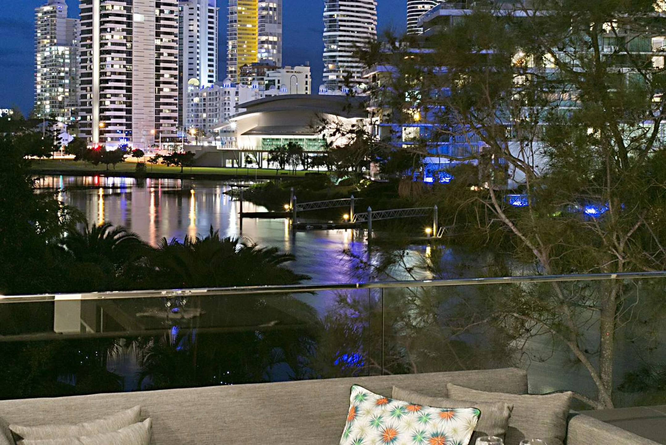 2 / 93 Savoy Drive, Broadbeach Waters QLD 4218, Broadbeach Waters - Thumbnail 3
