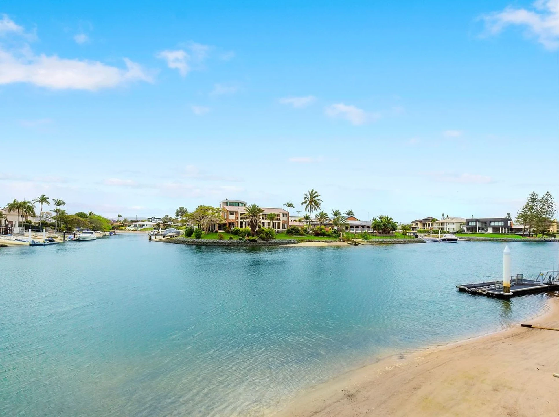 95 Allambi Avenue, Broadbeach Waters QLD 4218, Broadbeach Waters - Thumbnail 2