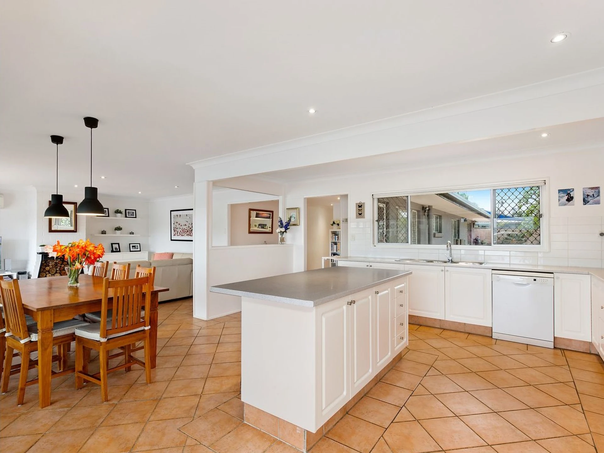 95 Allambi Avenue, Broadbeach Waters QLD 4218, Broadbeach Waters - Thumbnail 7