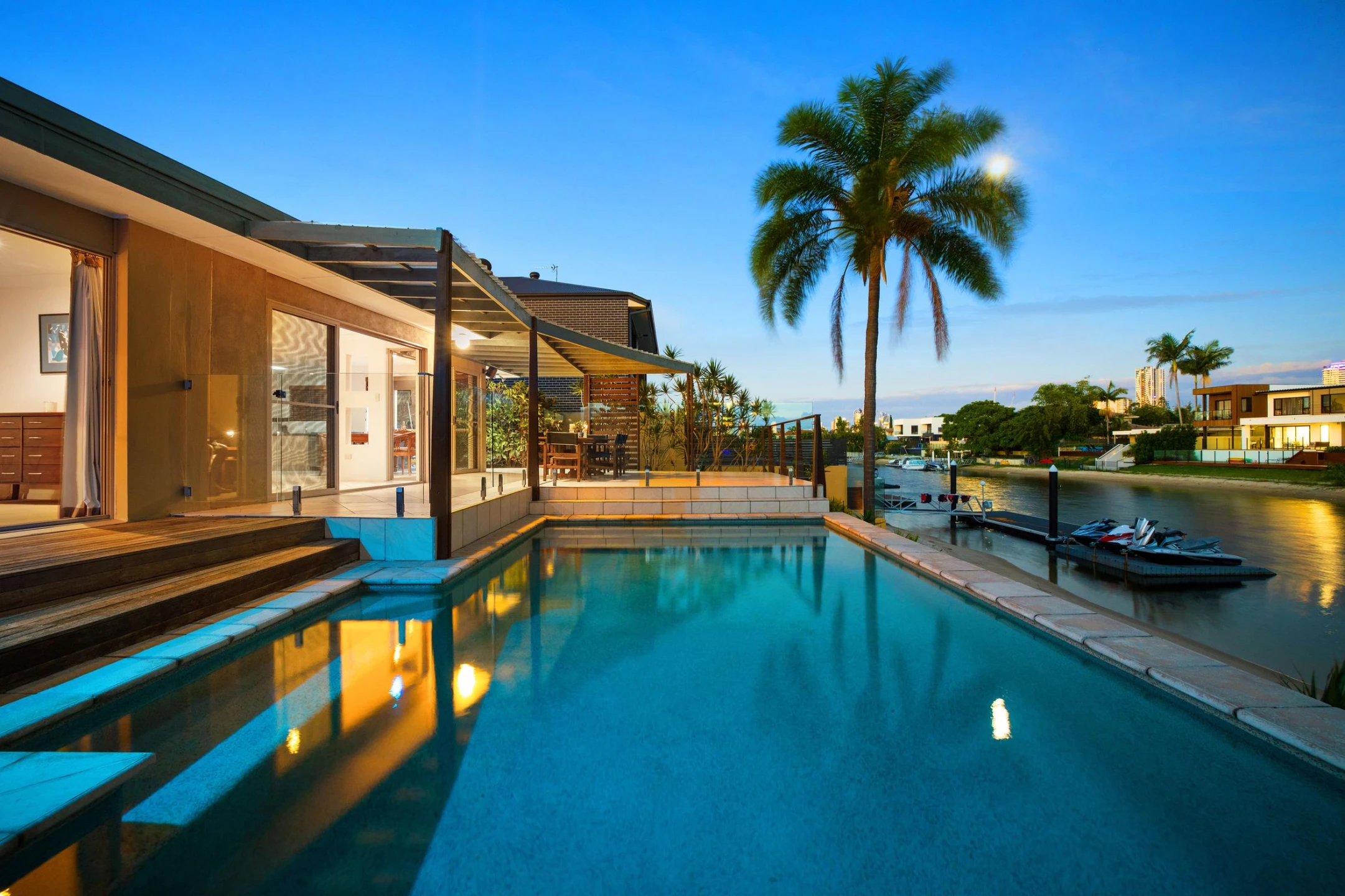 102 Clear Island Road, Broadbeach Waters QLD 4218, Broadbeach Waters - Thumbnail 2