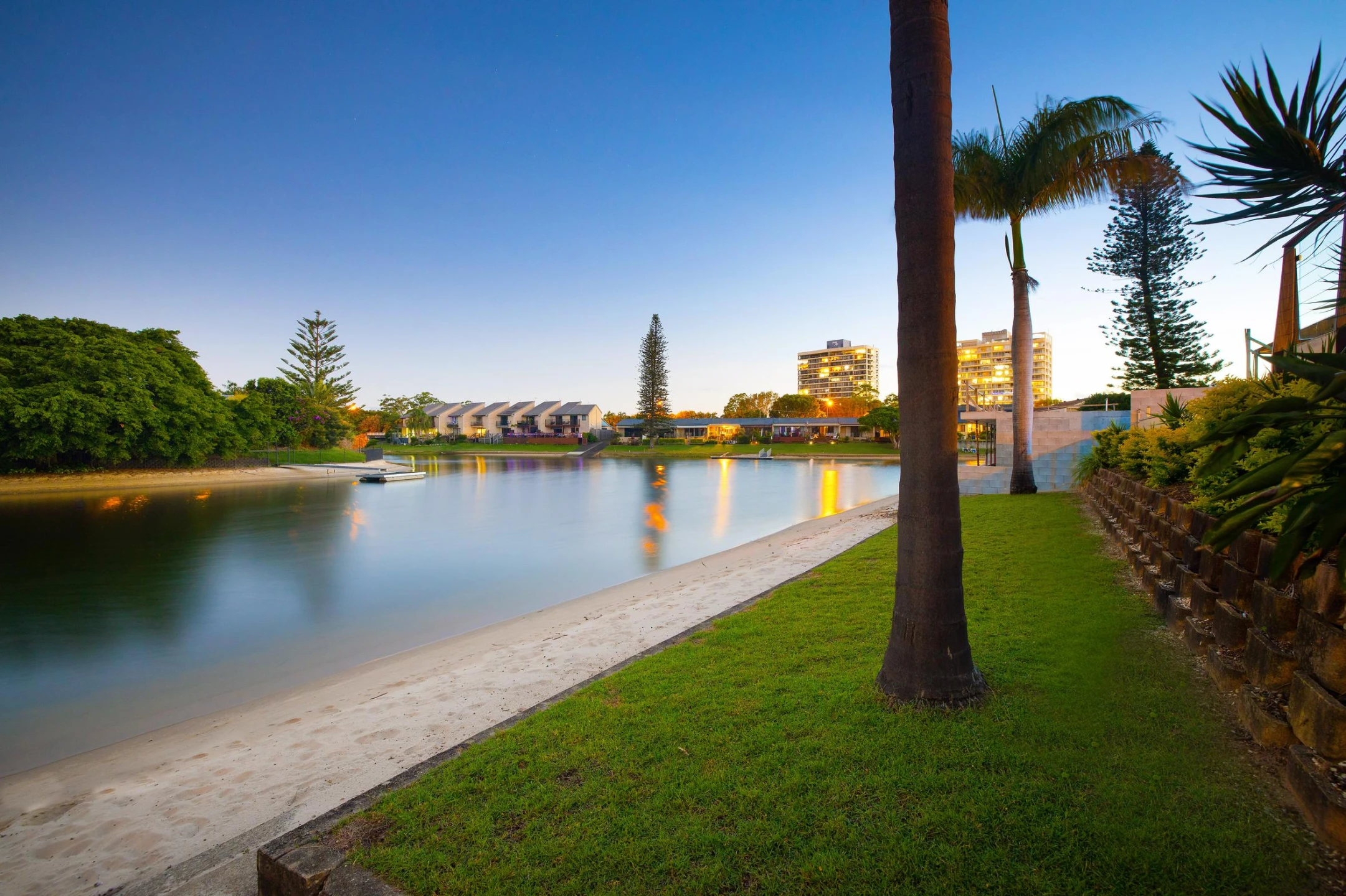 102 Clear Island Road, Broadbeach Waters QLD 4218, Broadbeach Waters - Thumbnail 5