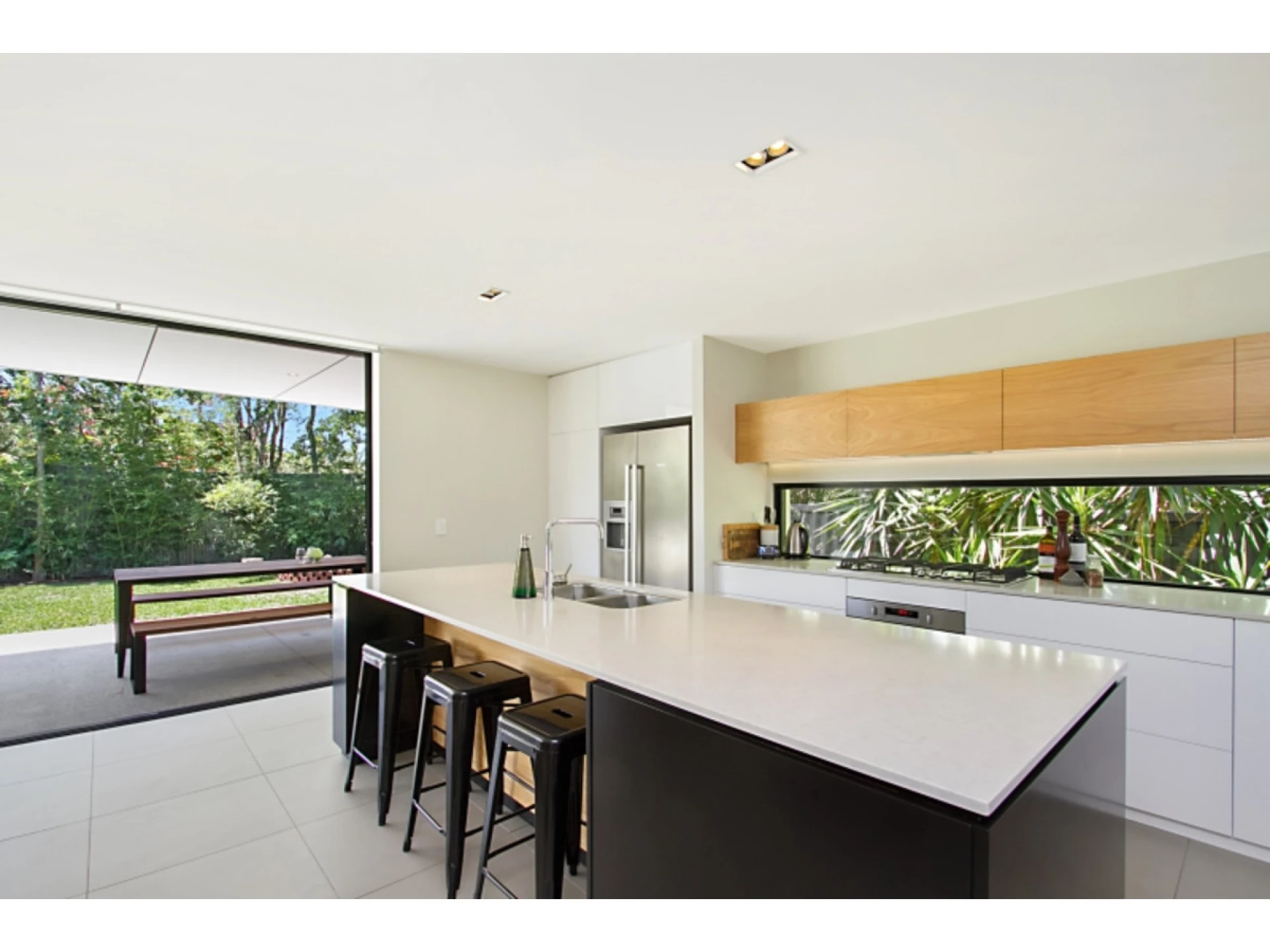 19 Southerly Street, Mermaid Waters QLD 4218, Mermaid Waters - Thumbnail 4