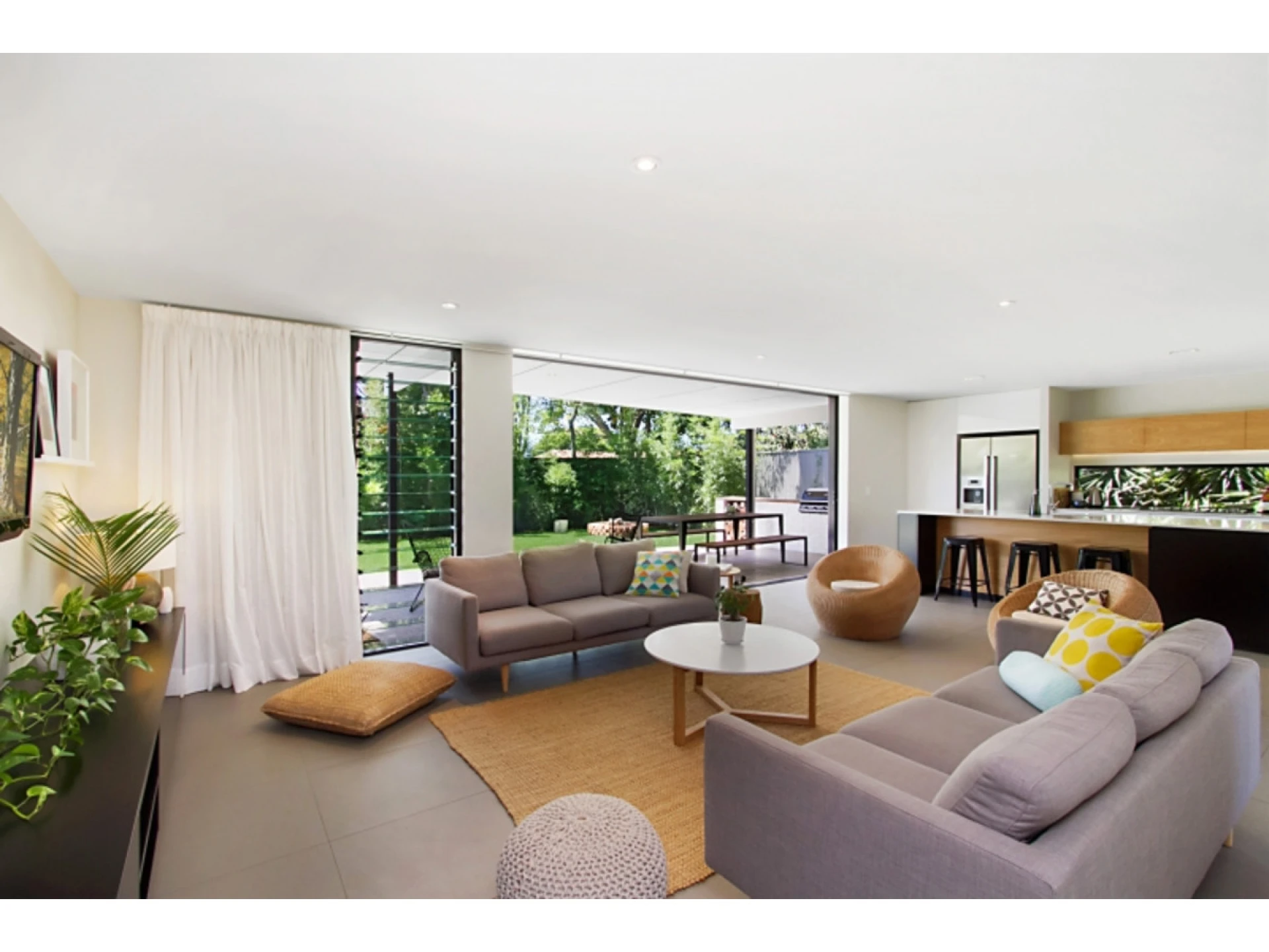 19 Southerly Street, Mermaid Waters QLD 4218, Mermaid Waters - Thumbnail 2
