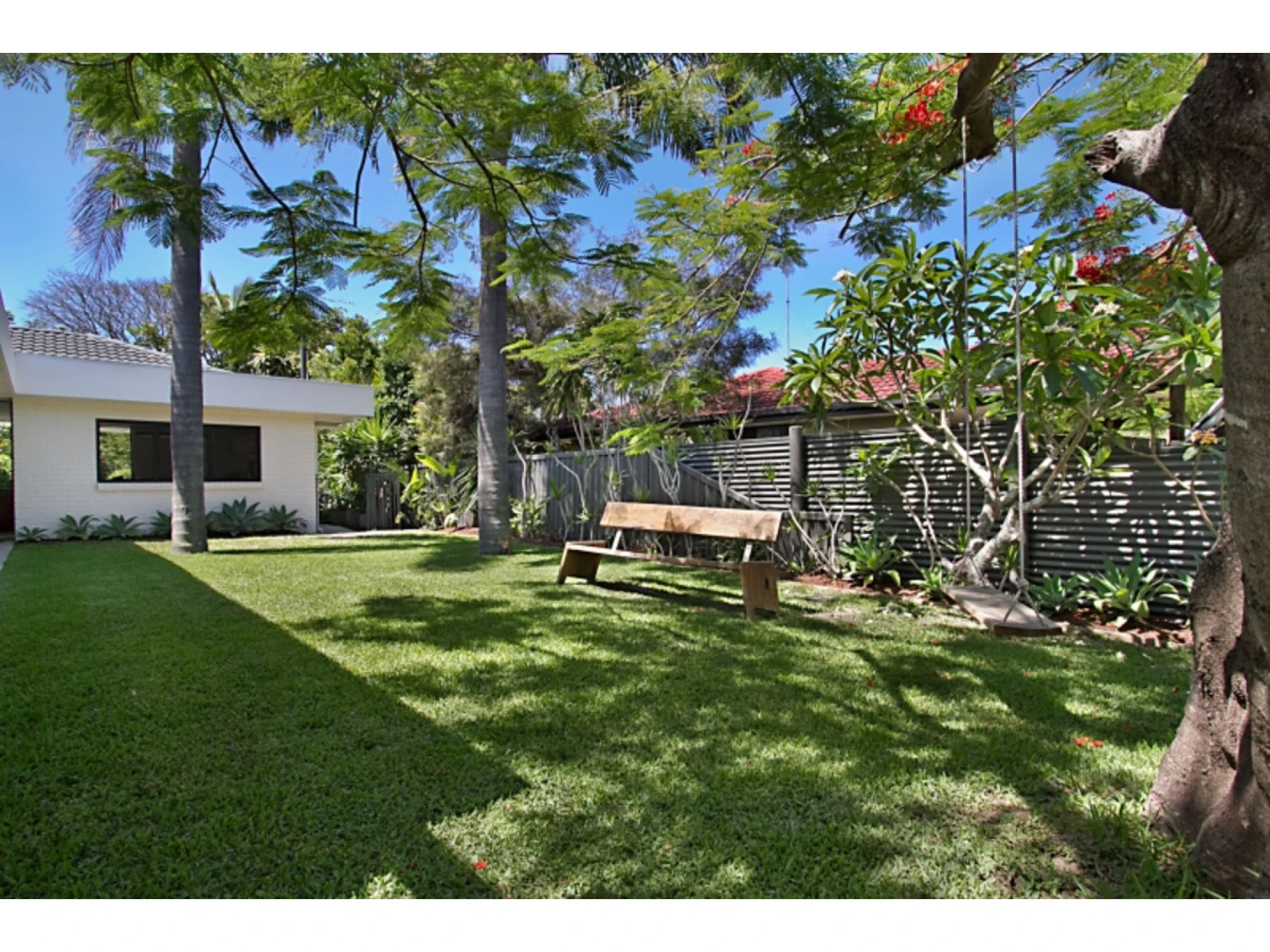 19 Southerly Street, Mermaid Waters QLD 4218, Mermaid Waters - Thumbnail 3