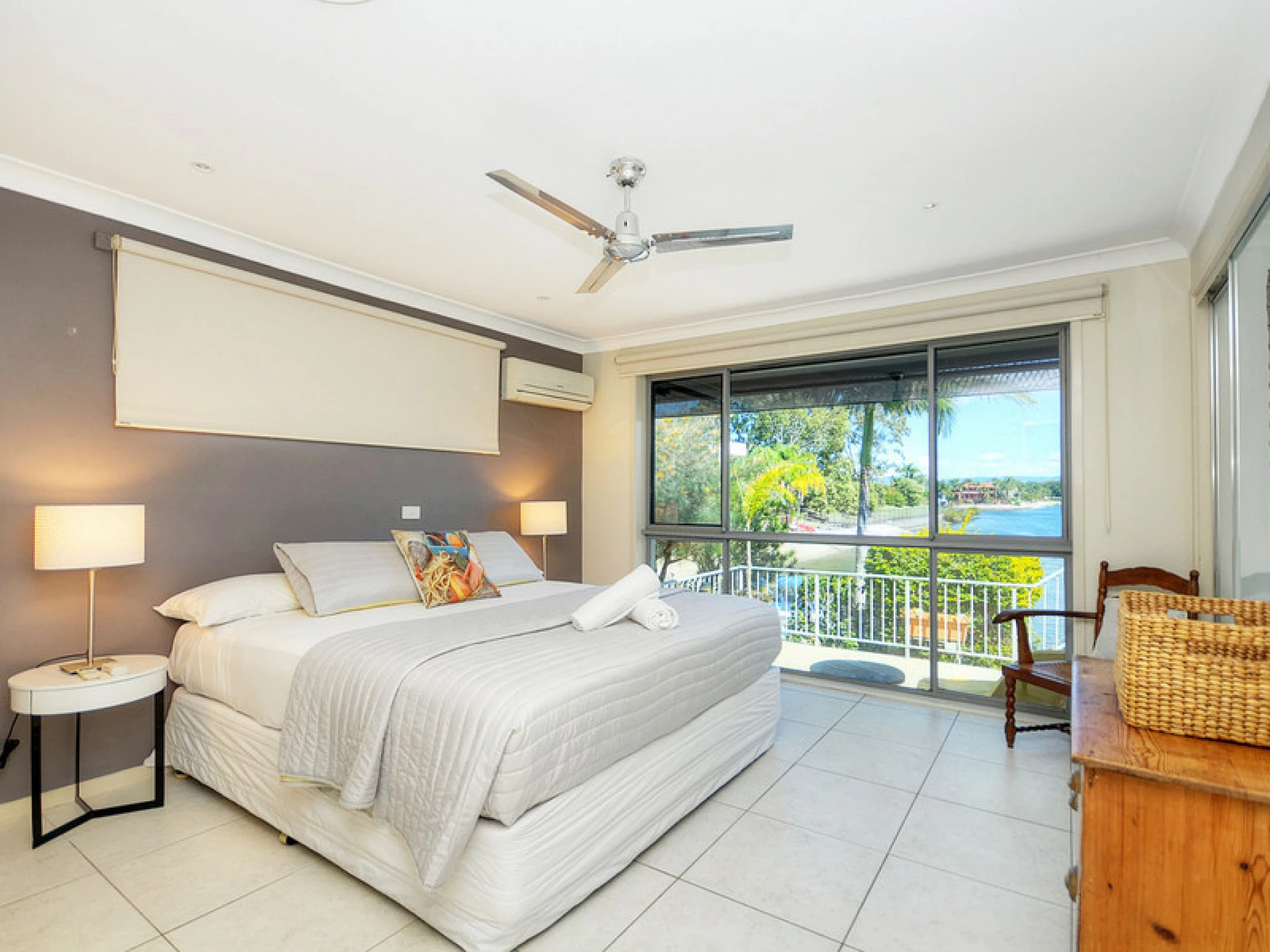 4 Peter Blondell Drive, Mermaid Waters QLD 4218, Mermaid Waters - Thumbnail 8