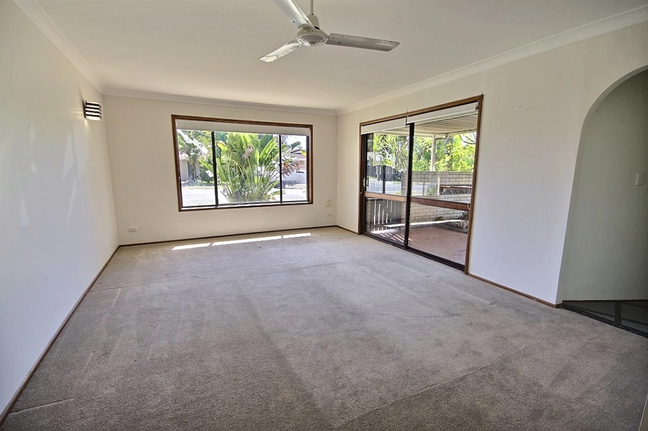 38 Surfers Avenue, Mermaid Waters QLD 4218, Mermaid Waters - Thumbnail 2