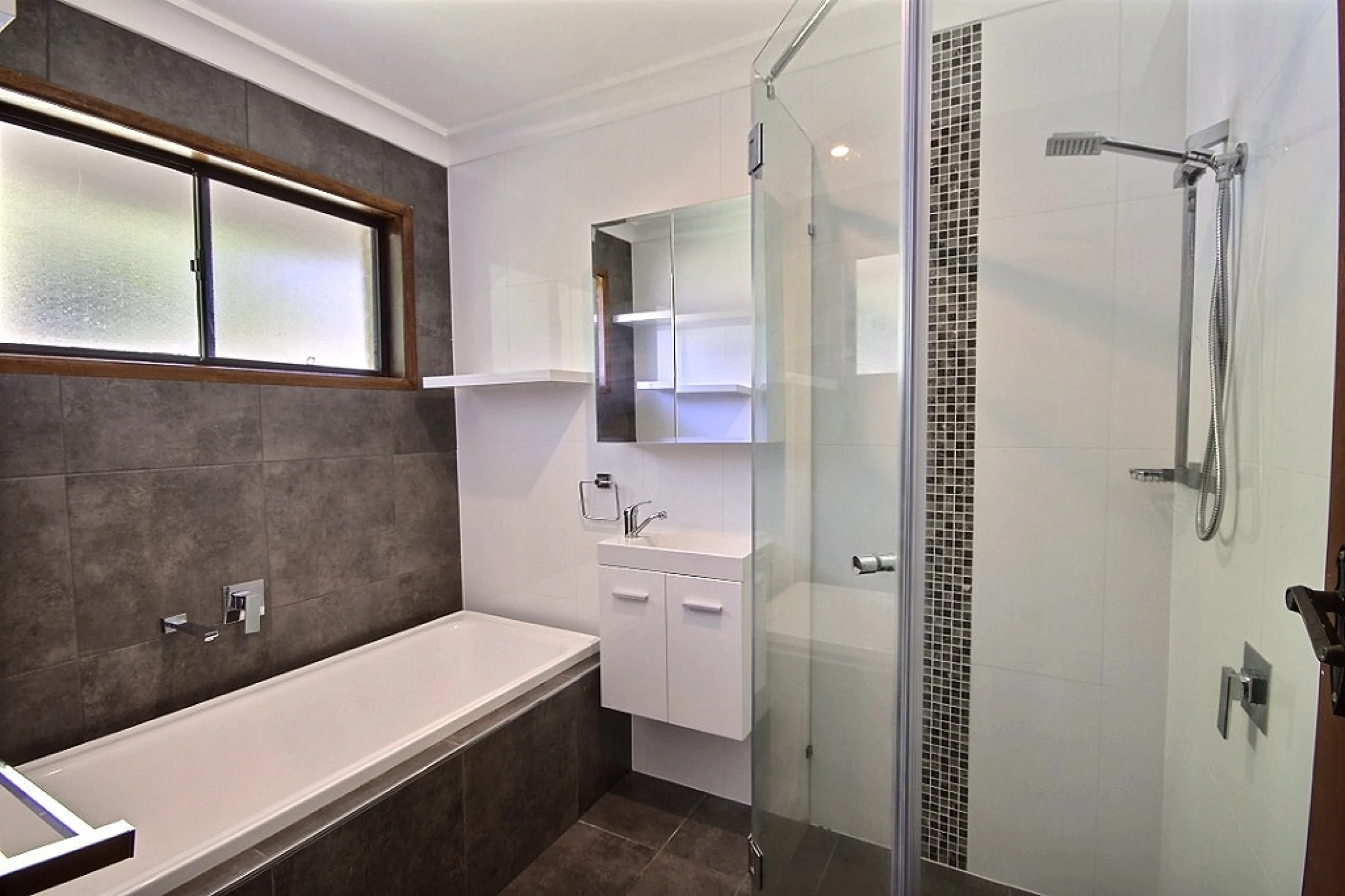 38 Surfers Avenue, Mermaid Waters QLD 4218, Mermaid Waters - Thumbnail 7