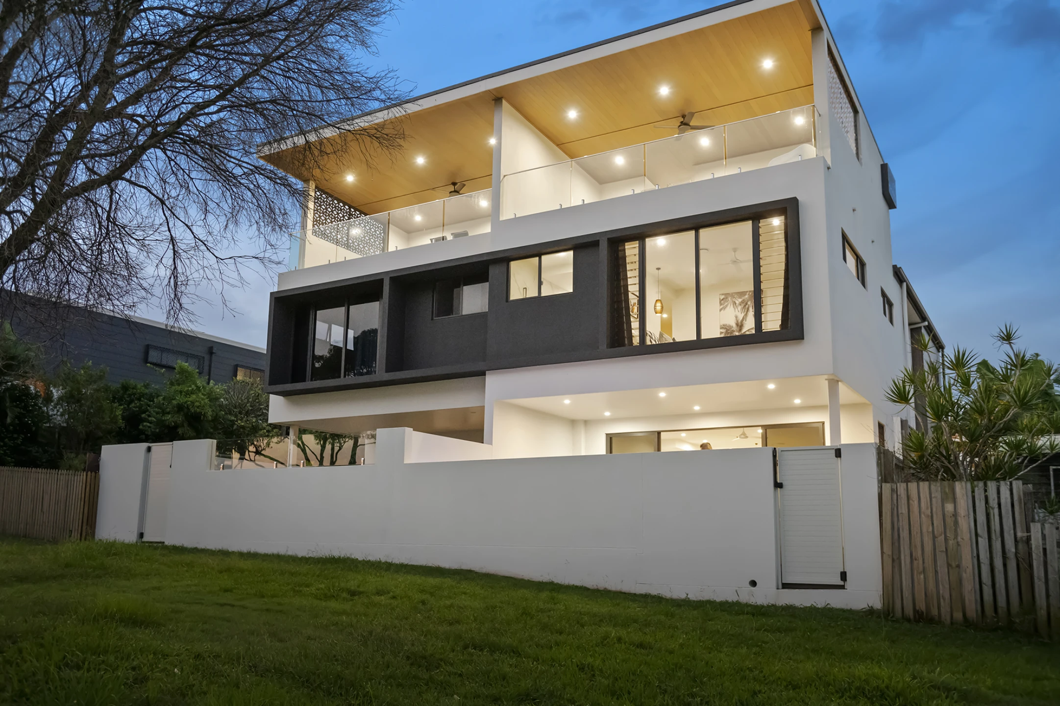 1 / 100 Bamboo Avenue, Benowa QLD 4217, Benowa - Thumbnail 2