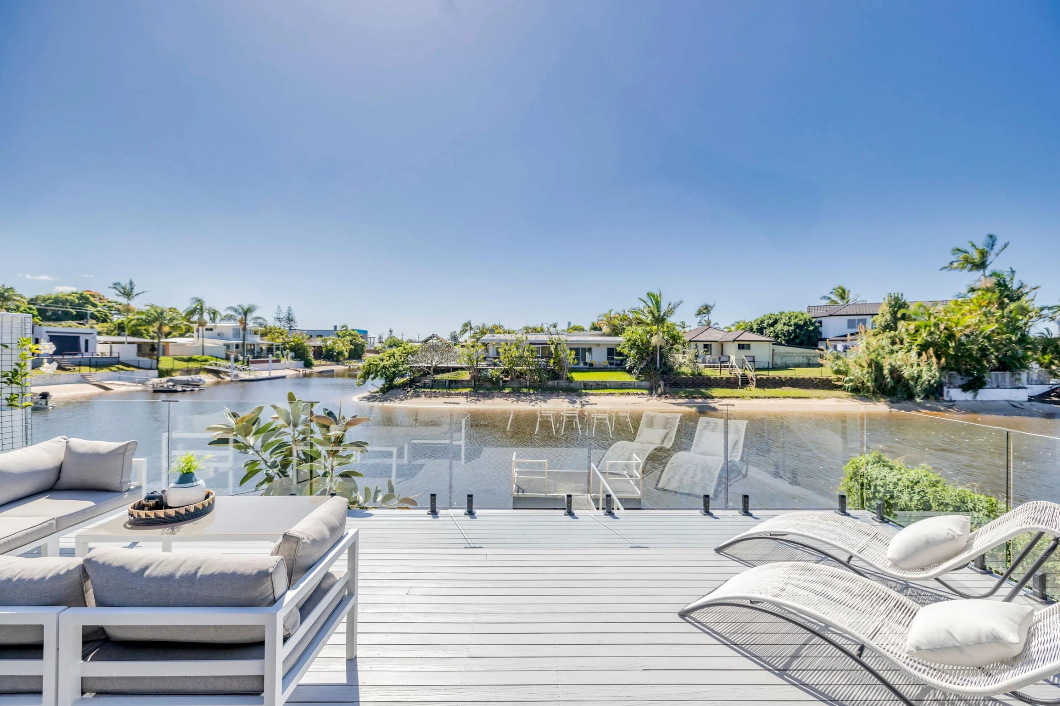 2 / 42 Rudd Street, Broadbeach Waters QLD 4218, Broadbeach Waters - Thumbnail 2