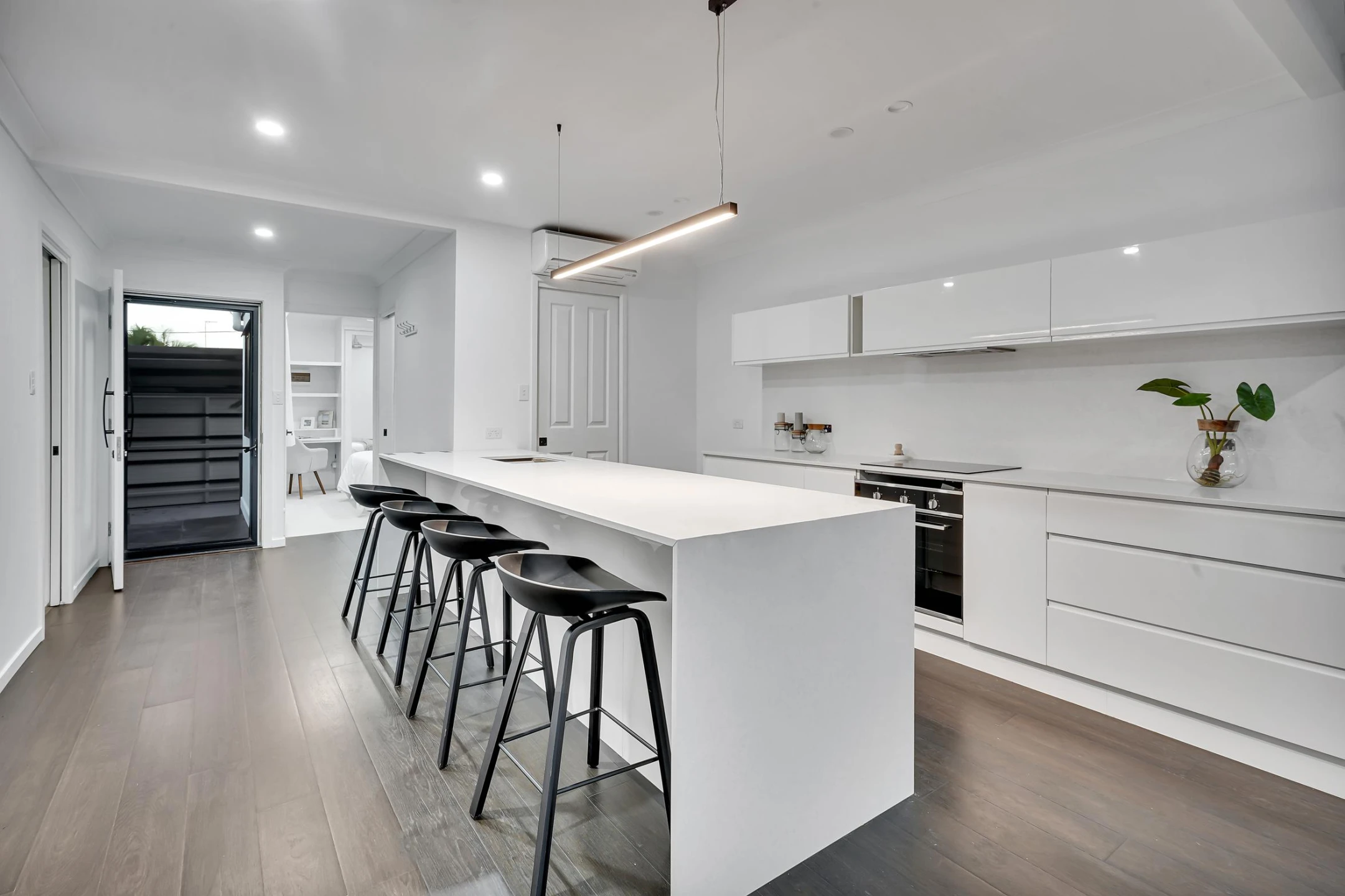 2 / 42 Rudd Street, Broadbeach Waters QLD 4218, Broadbeach Waters - Thumbnail 6