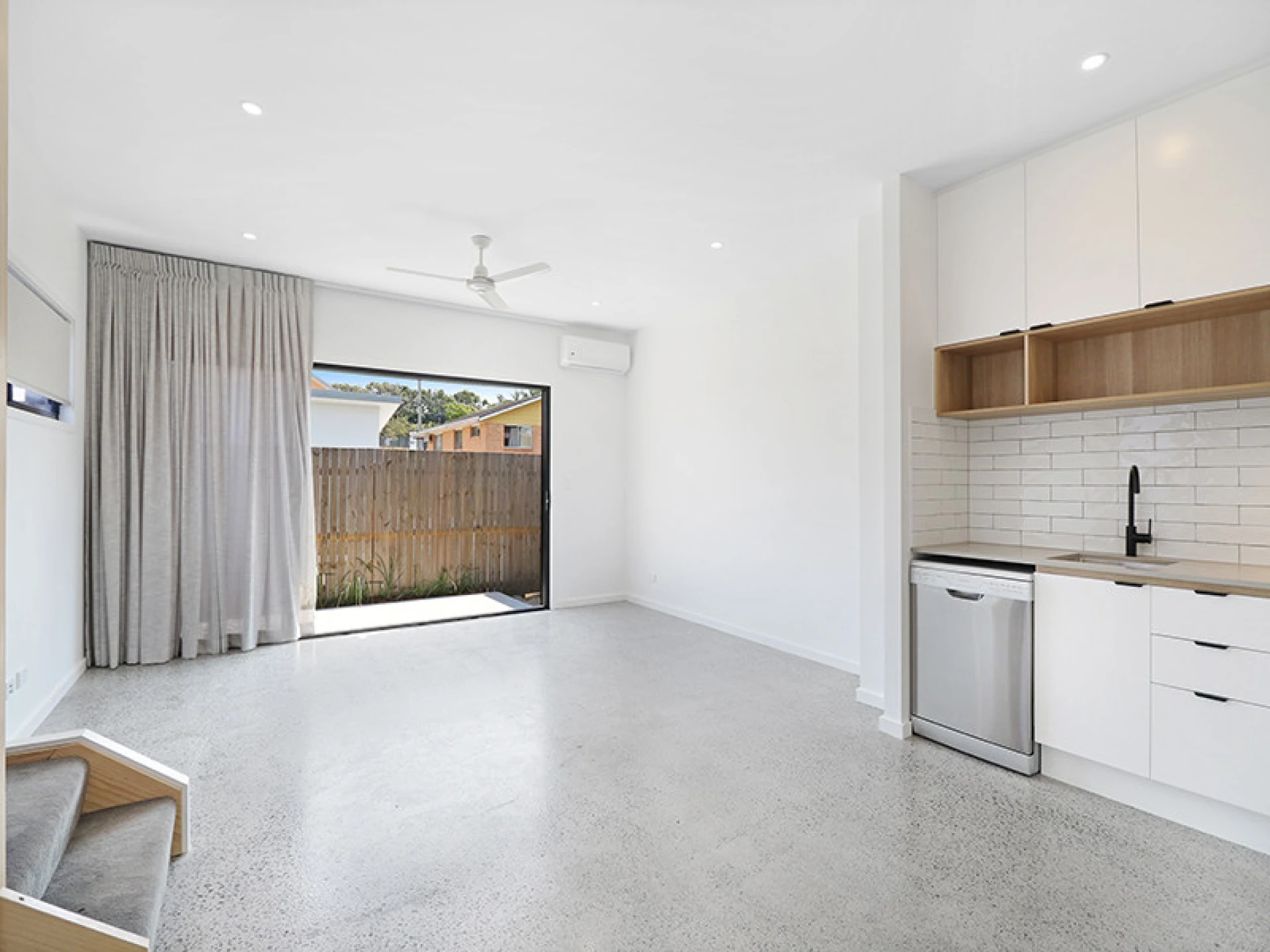 2 / 83 Falconer Street, Southport QLD 4215, Southport - Thumbnail 4